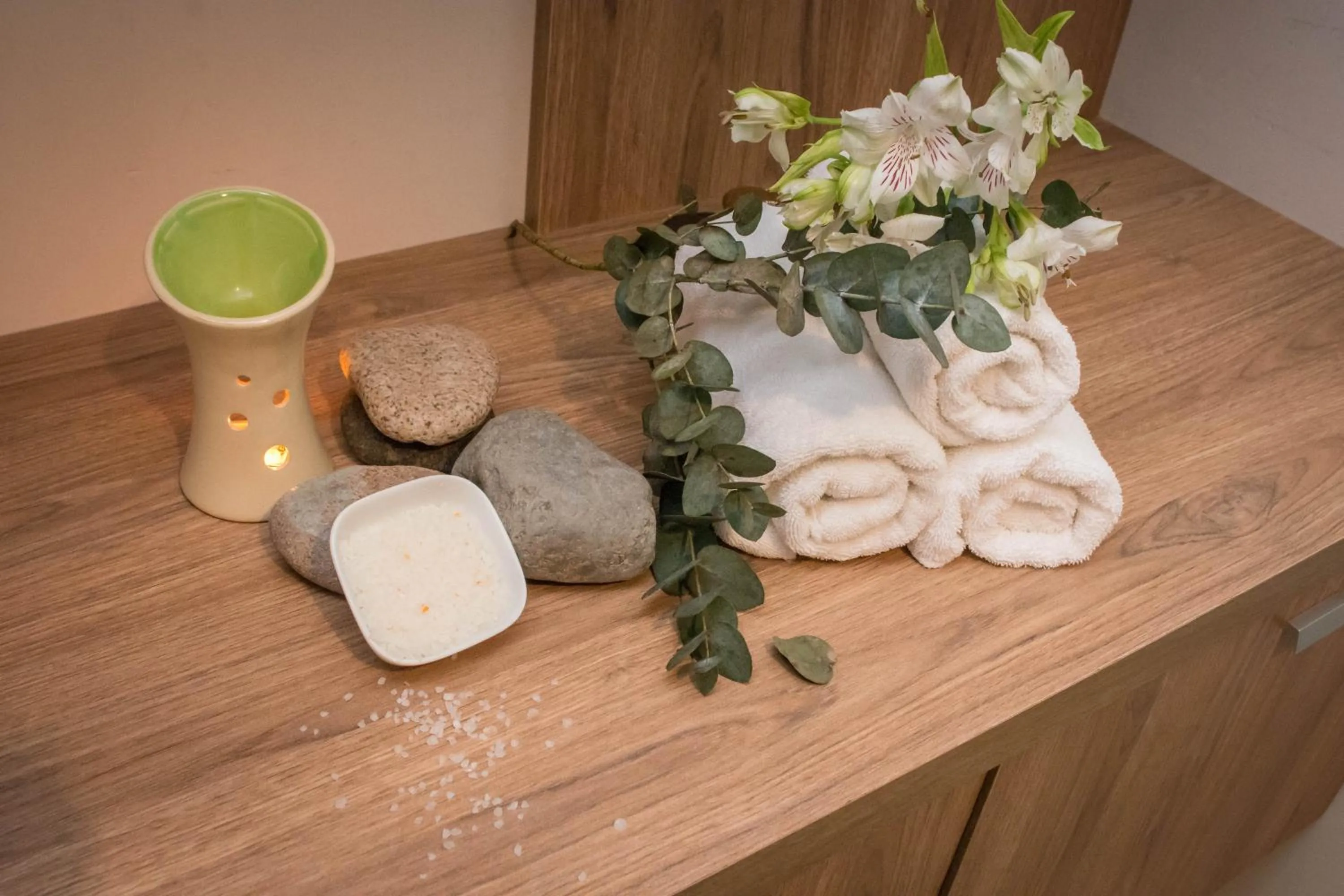 Massage in Maran Suites & Towers