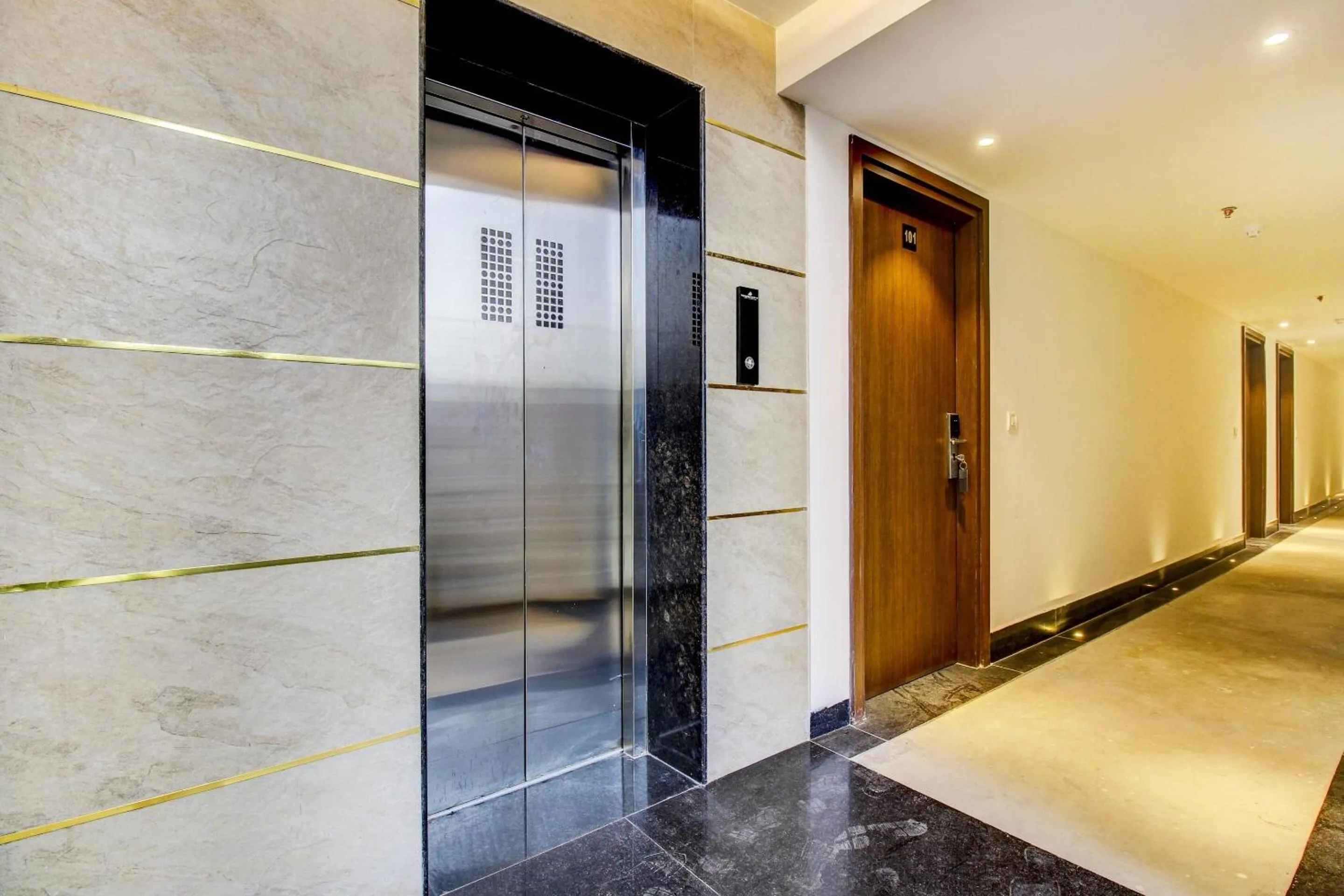 Lobby or reception in Super Townhouse OAK Aurelia Grand