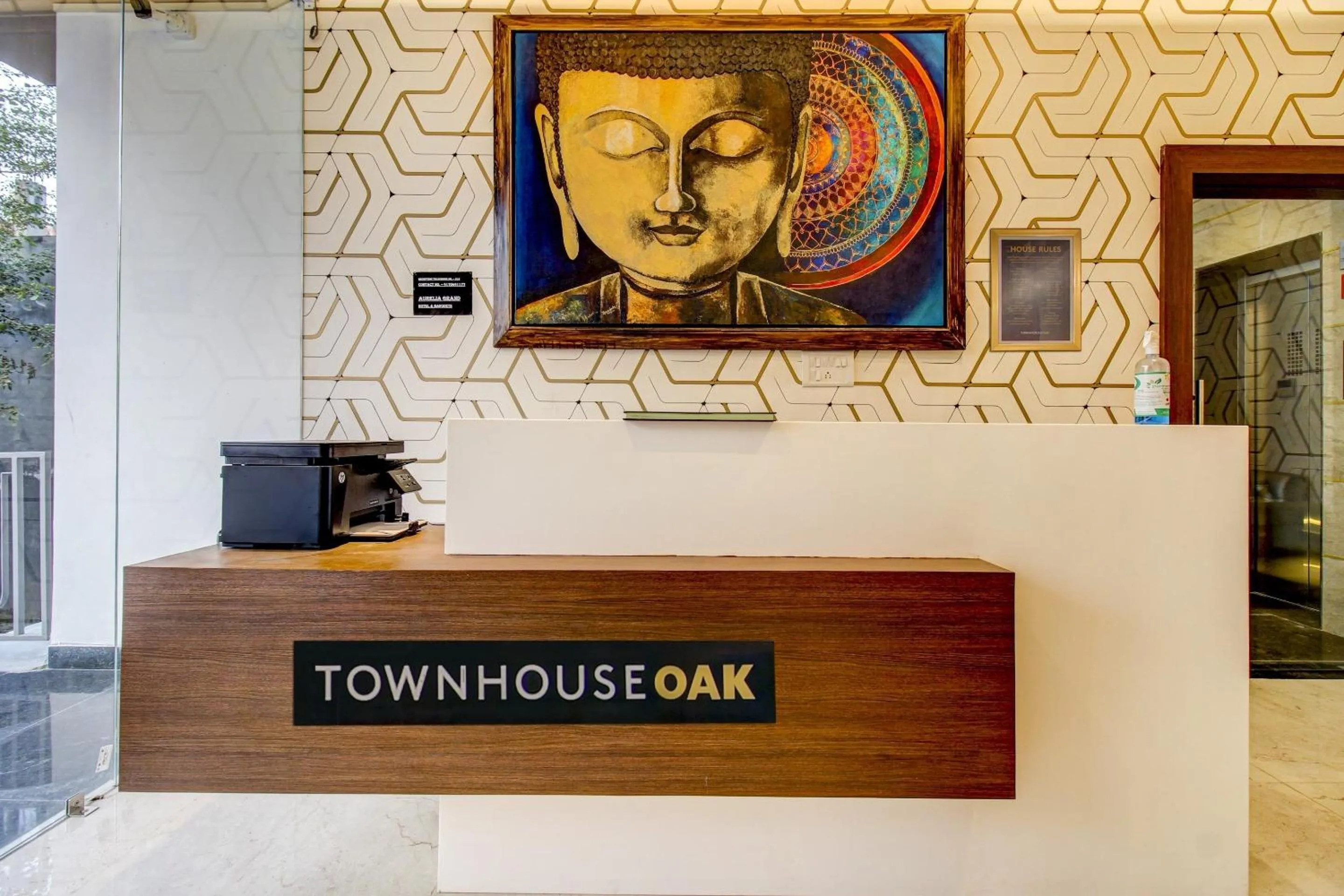 Lobby or reception in Townhouse OAK Aurelia Grand