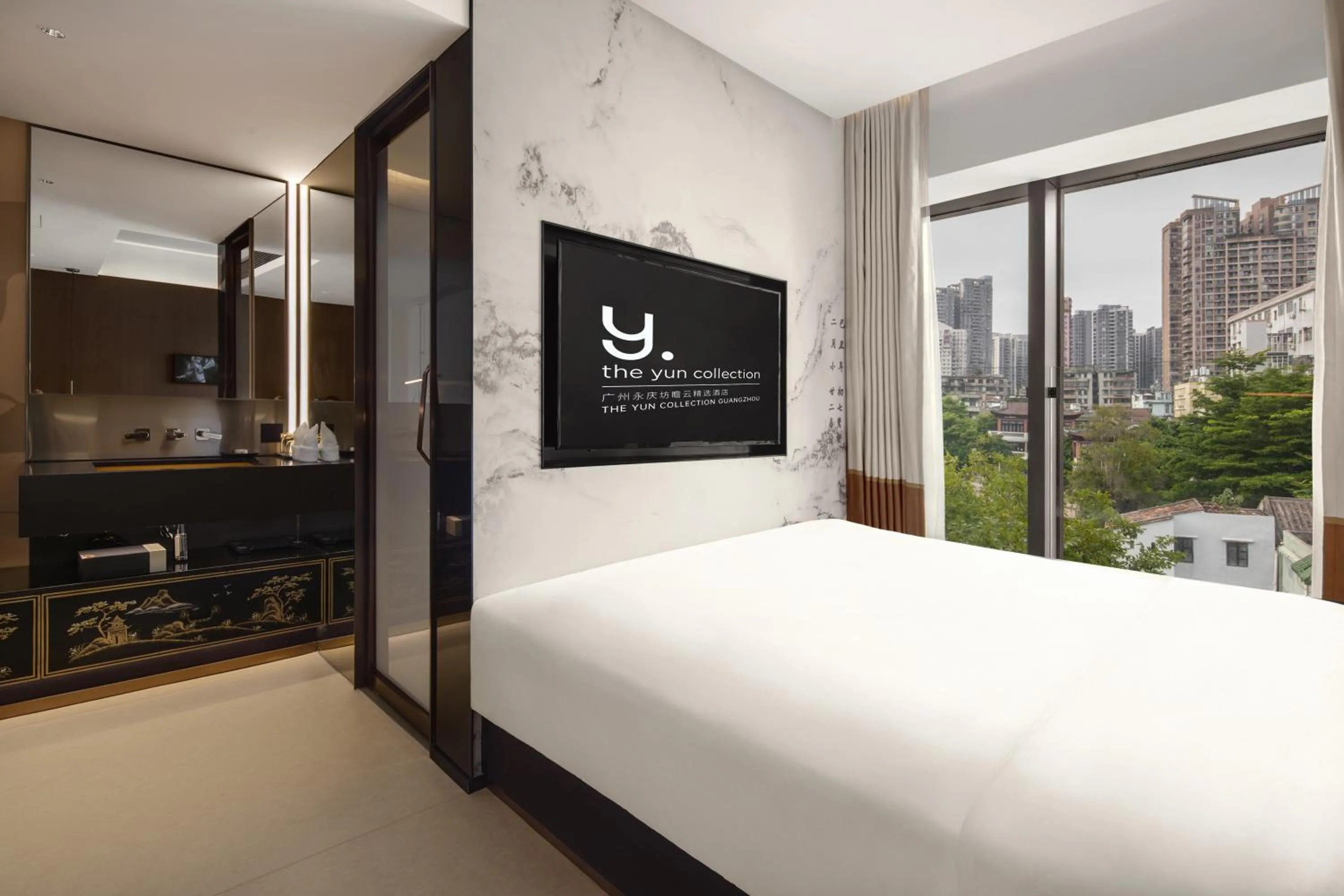 Photo of the whole room, Bed in The Yun Collection Guangzhou Yong Qing Fang