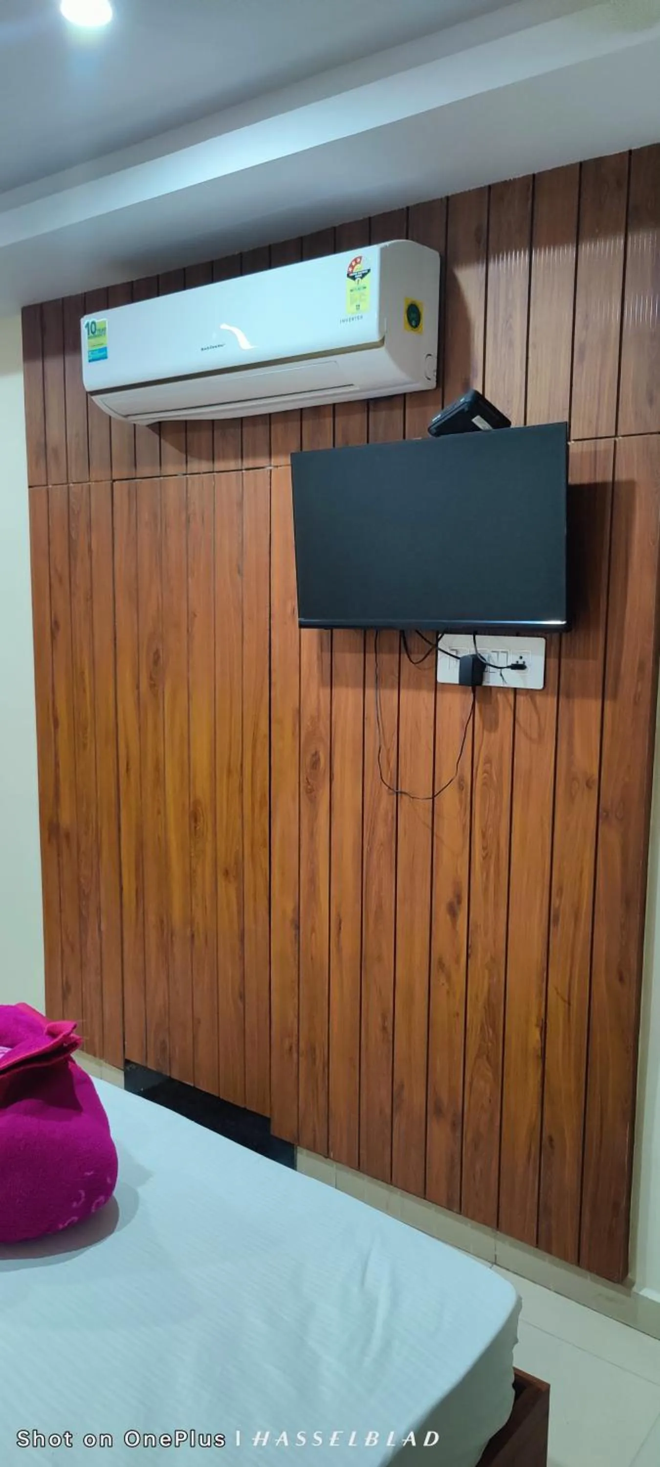 TV and multimedia in Hotel Siddhi Vinayak