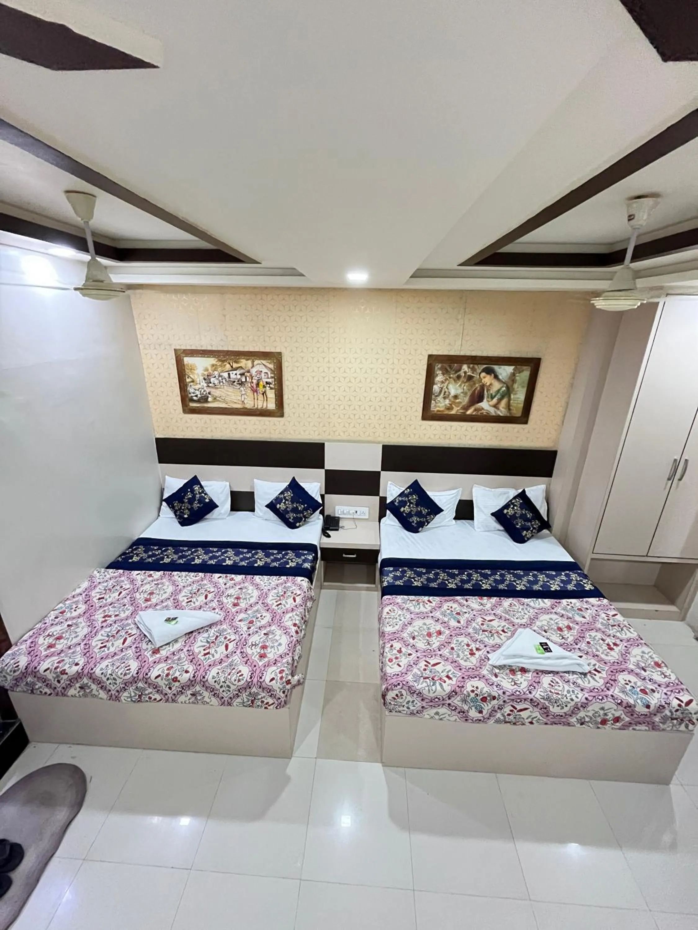 Bed in Hotel Siddhi Vinayak