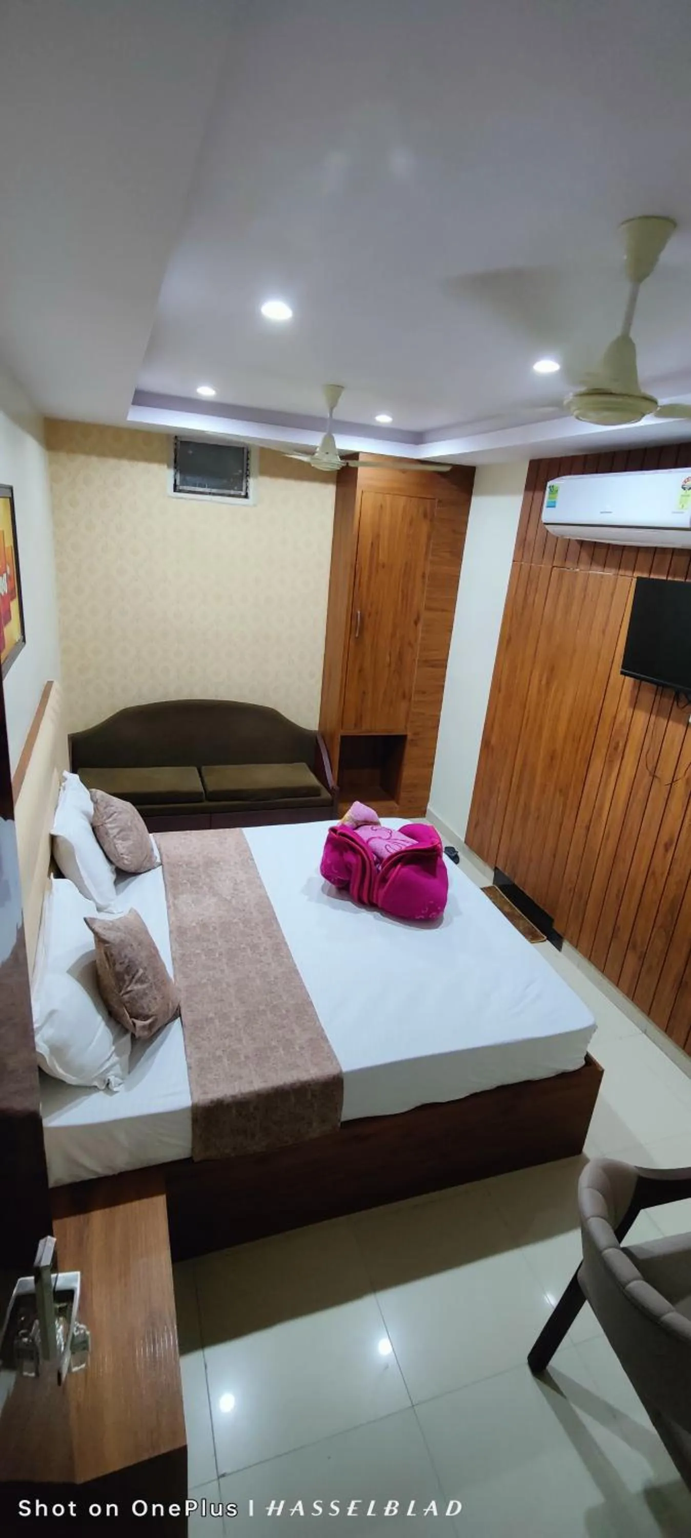 Bed in Hotel Siddhi Vinayak