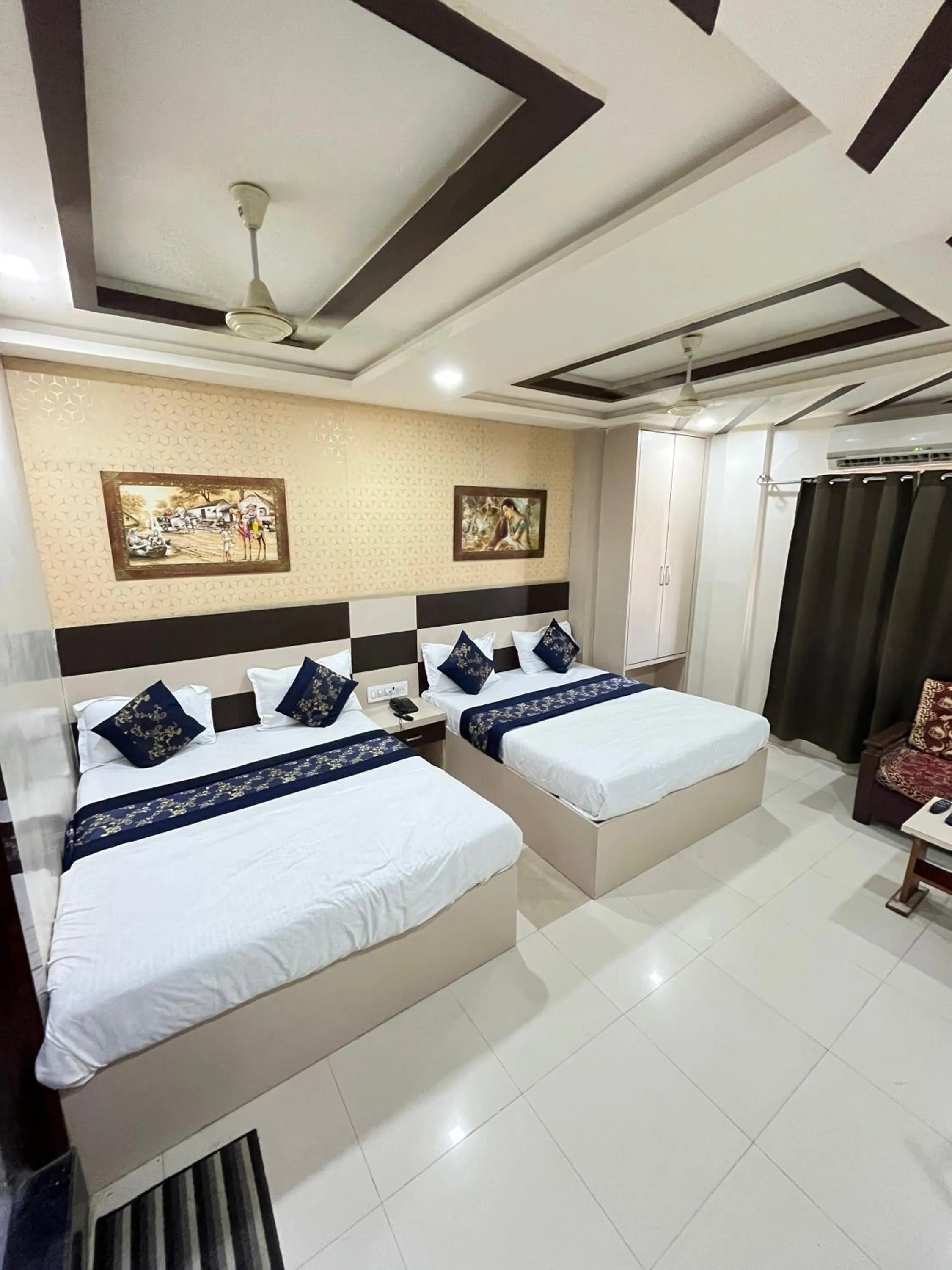 Bed in Hotel Siddhi Vinayak