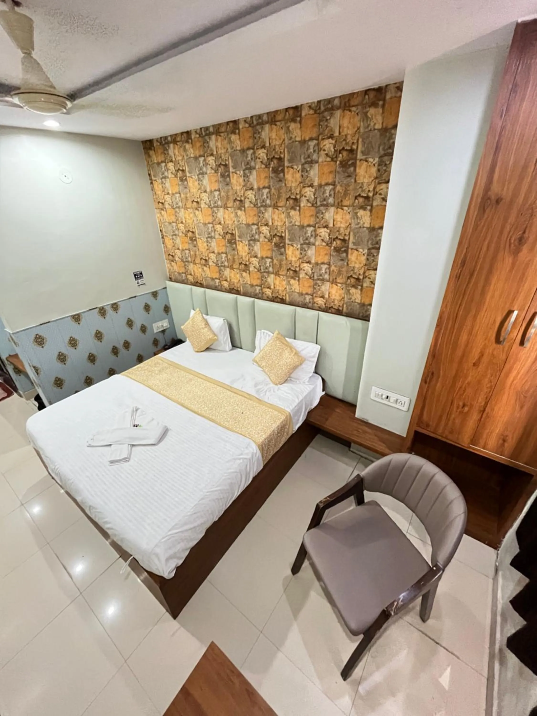 Bed in Hotel Siddhi Vinayak