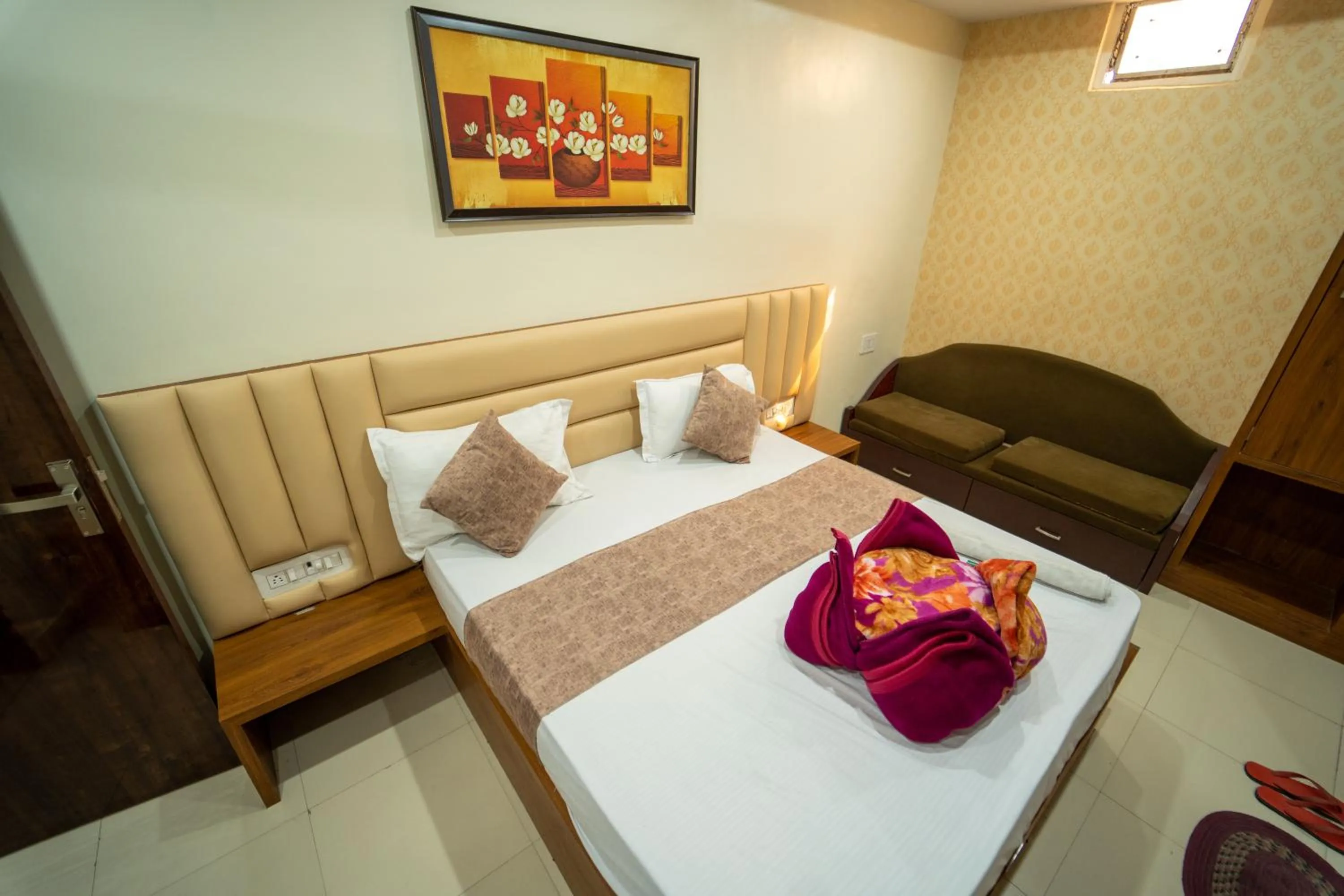 Bed in Hotel Siddhi Vinayak
