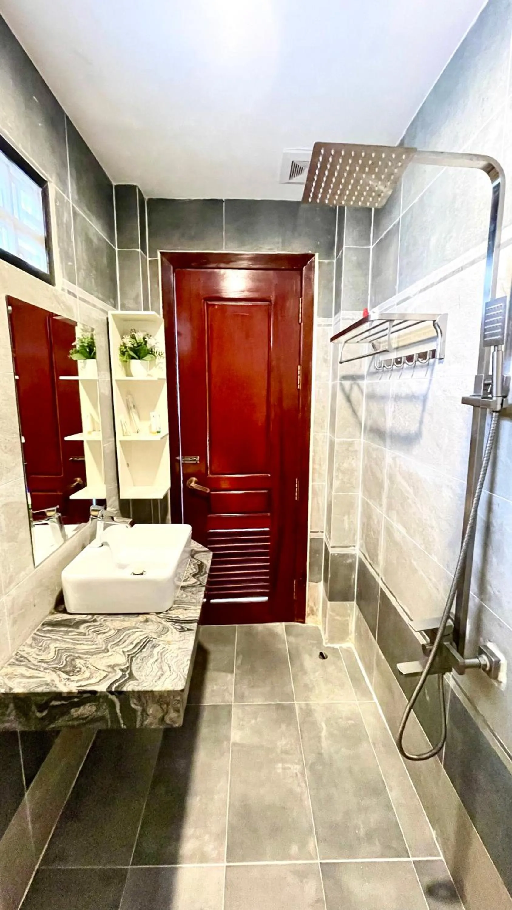 Bathroom in Kampot Sunny Hotel