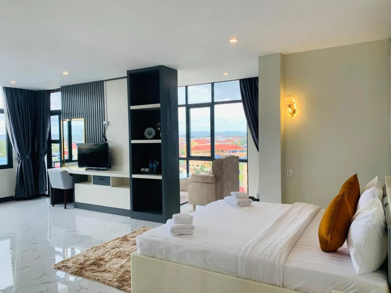 Bed in Kampot Sunny Hotel