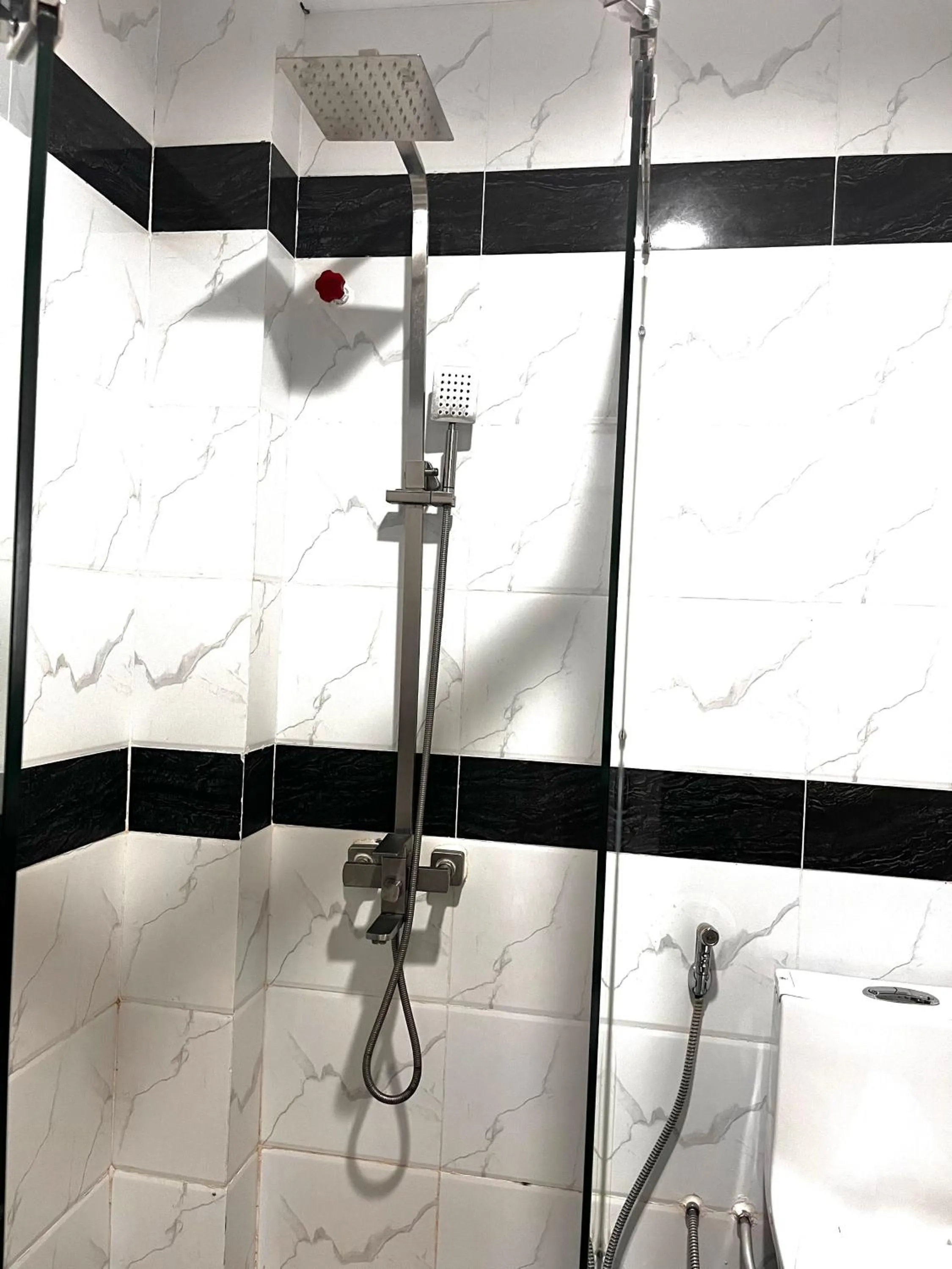 Shower in Kampot Sunny Hotel