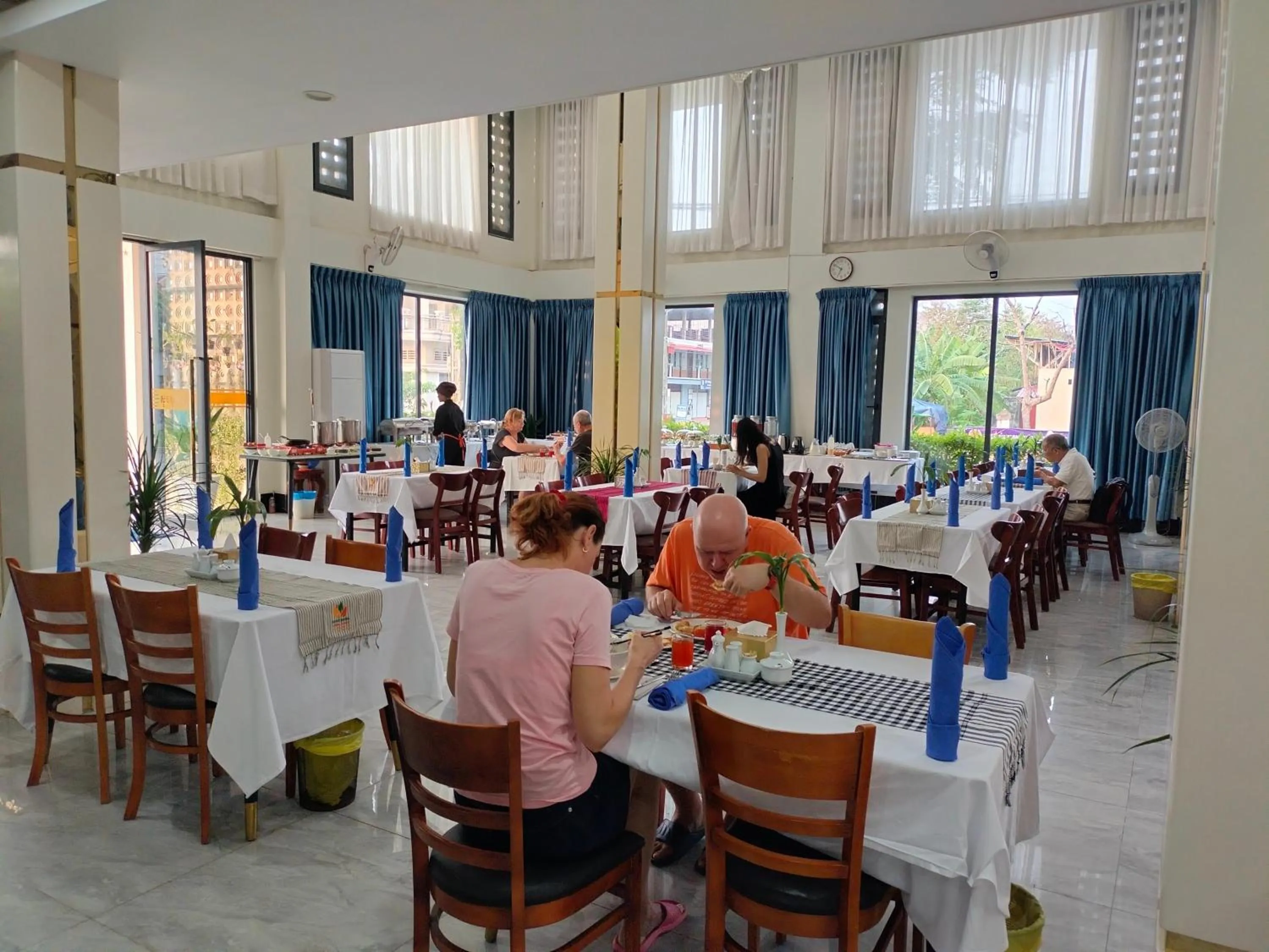Restaurant/places to eat in Kampot Sunny Hotel
