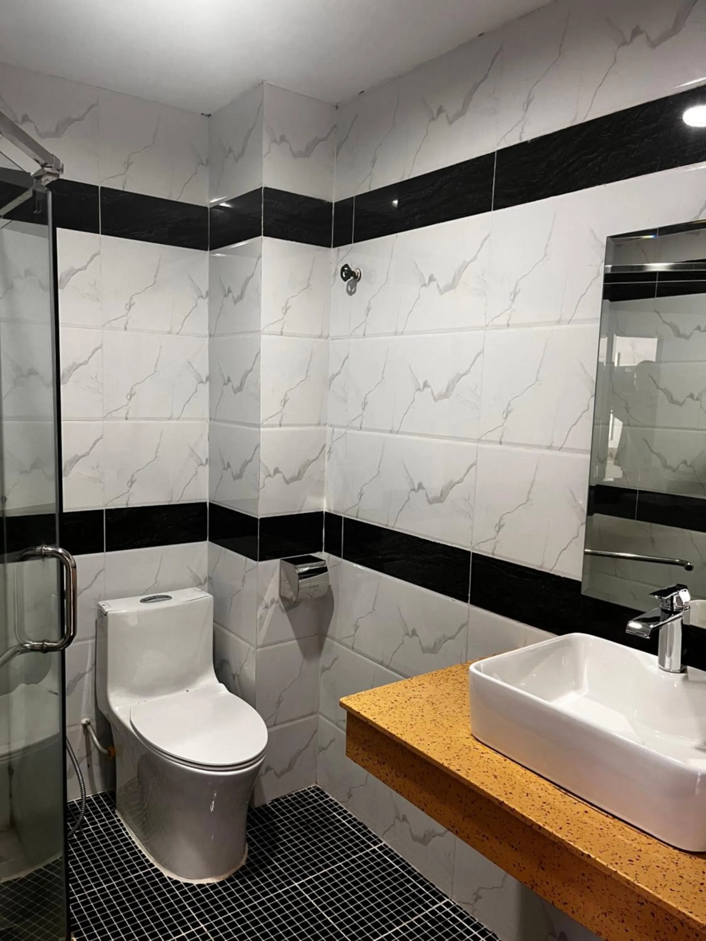 Bathroom in Kampot Sunny Hotel