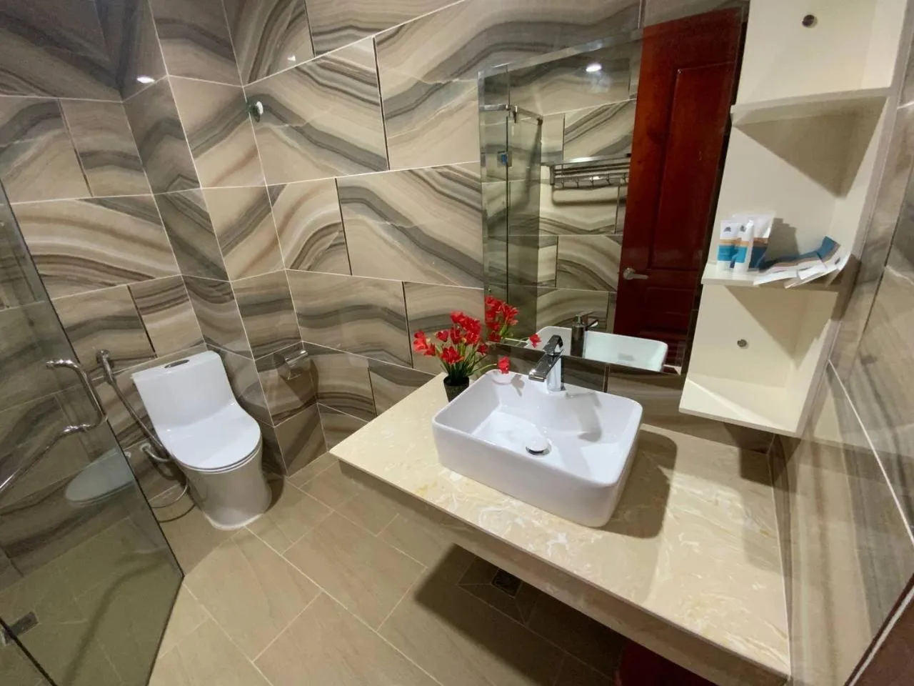 Shower in Kampot Sunny Hotel