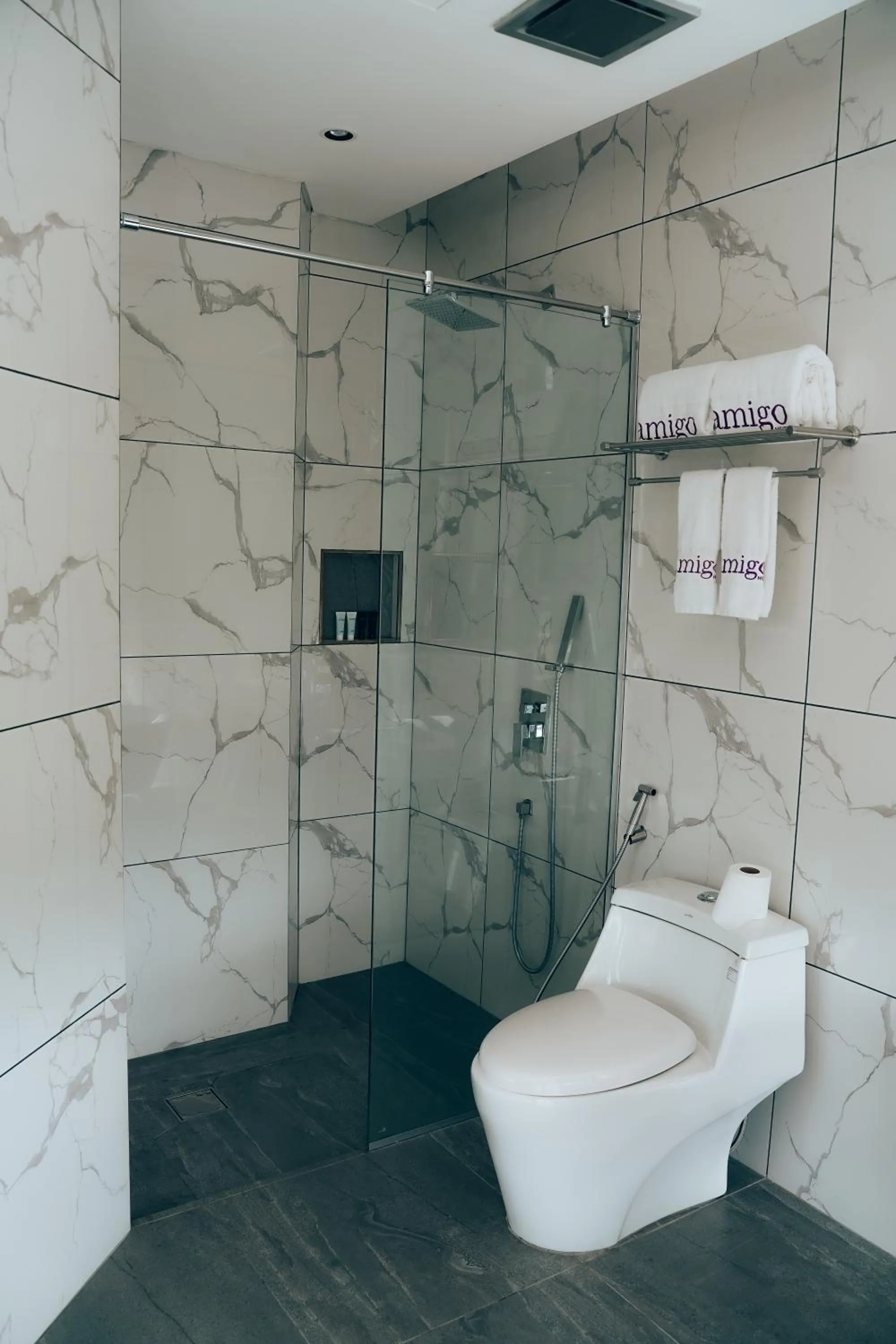 Shower in Amigo Hotel Bintulu