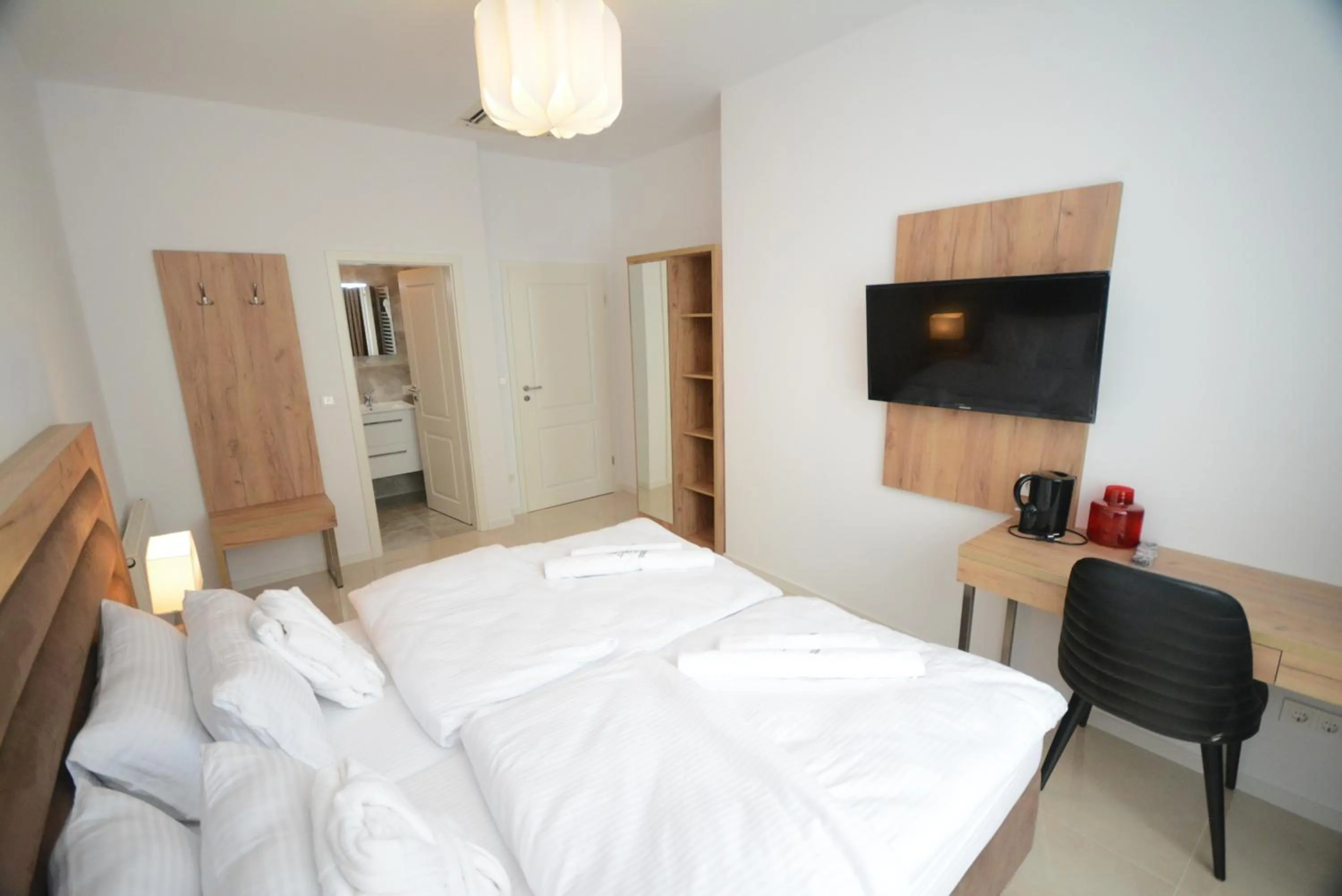 Bed in Hannover Zimmervermietung Mardino