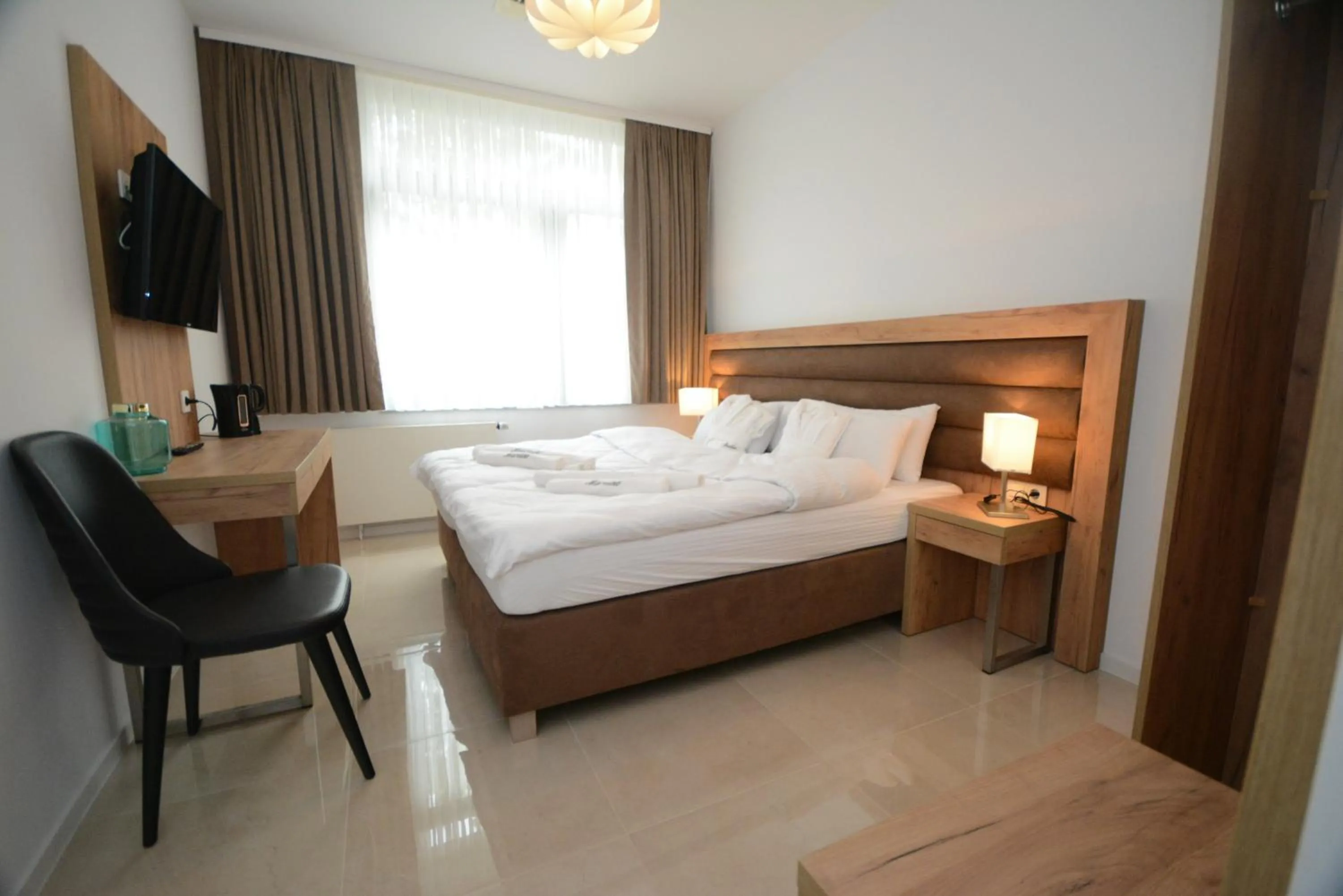 Bed in Hannover Zimmervermietung Mardino