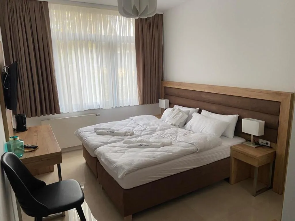 Bed in Hannover Zimmervermietung Mardino