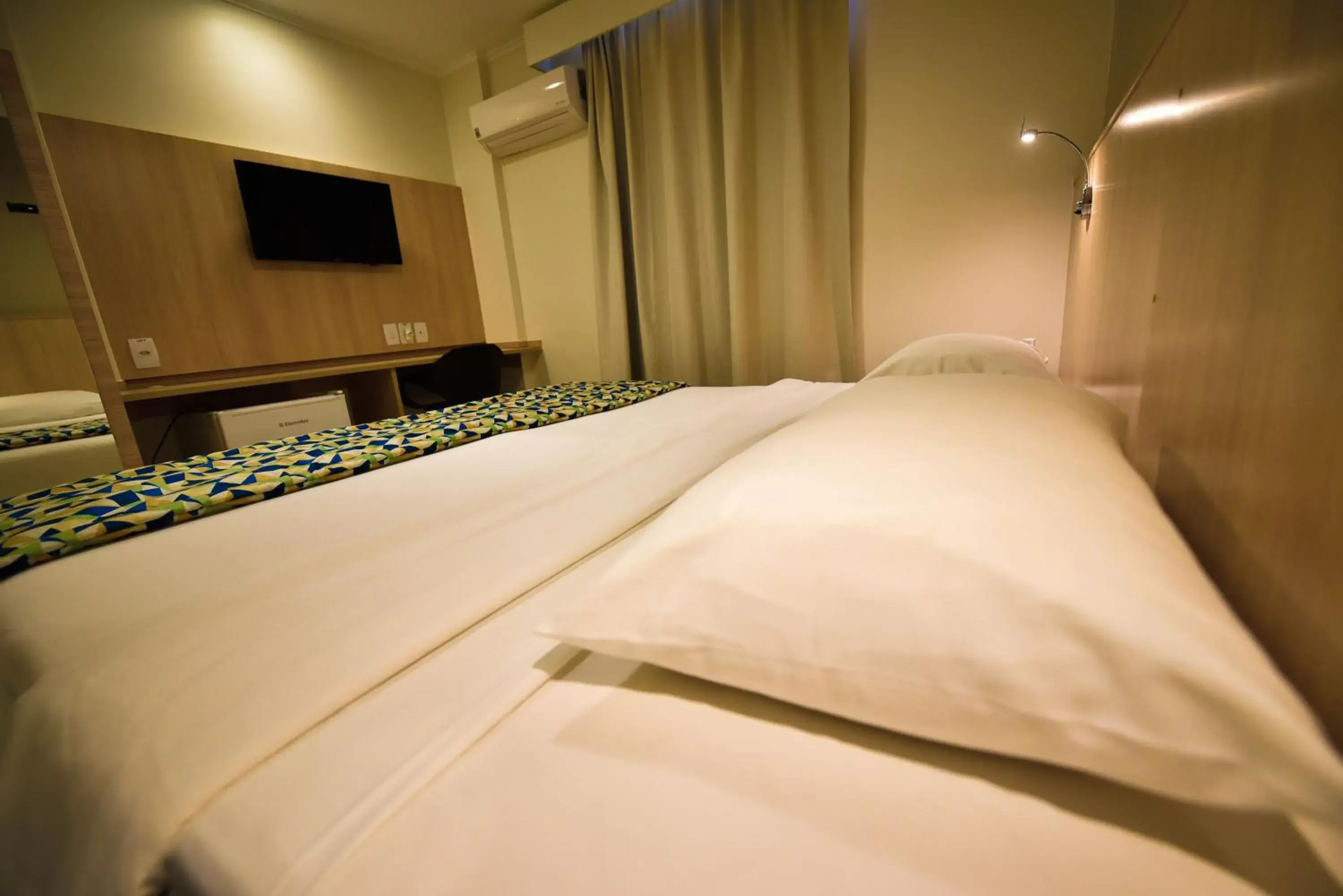 Standard King Room - single occupancy in Hotel Rainha dos Apóstolos Standard King Room - single occupancy in Hotel Rainha dos Apóstolos