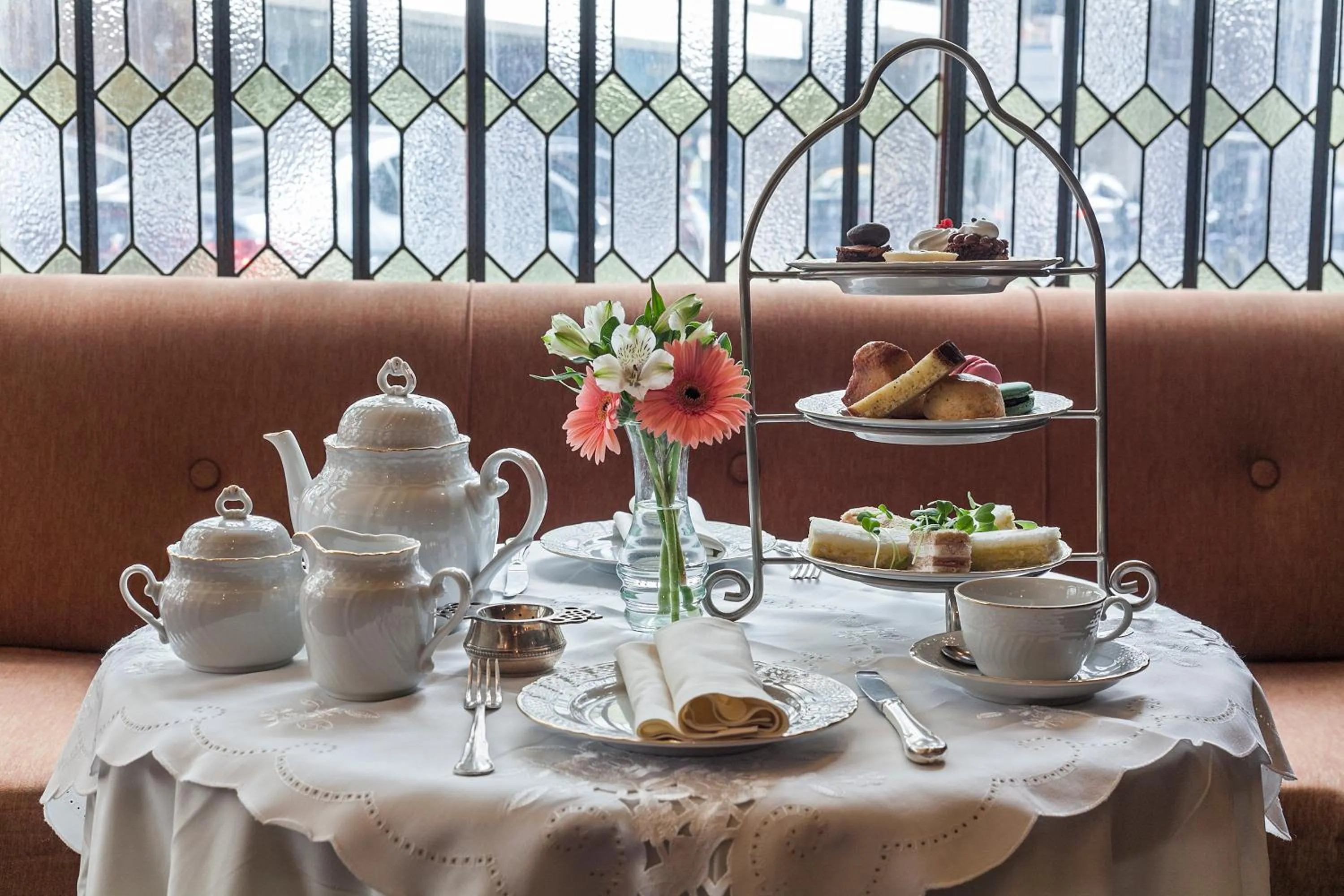 Coffee/tea facilities in Claridge Hotel