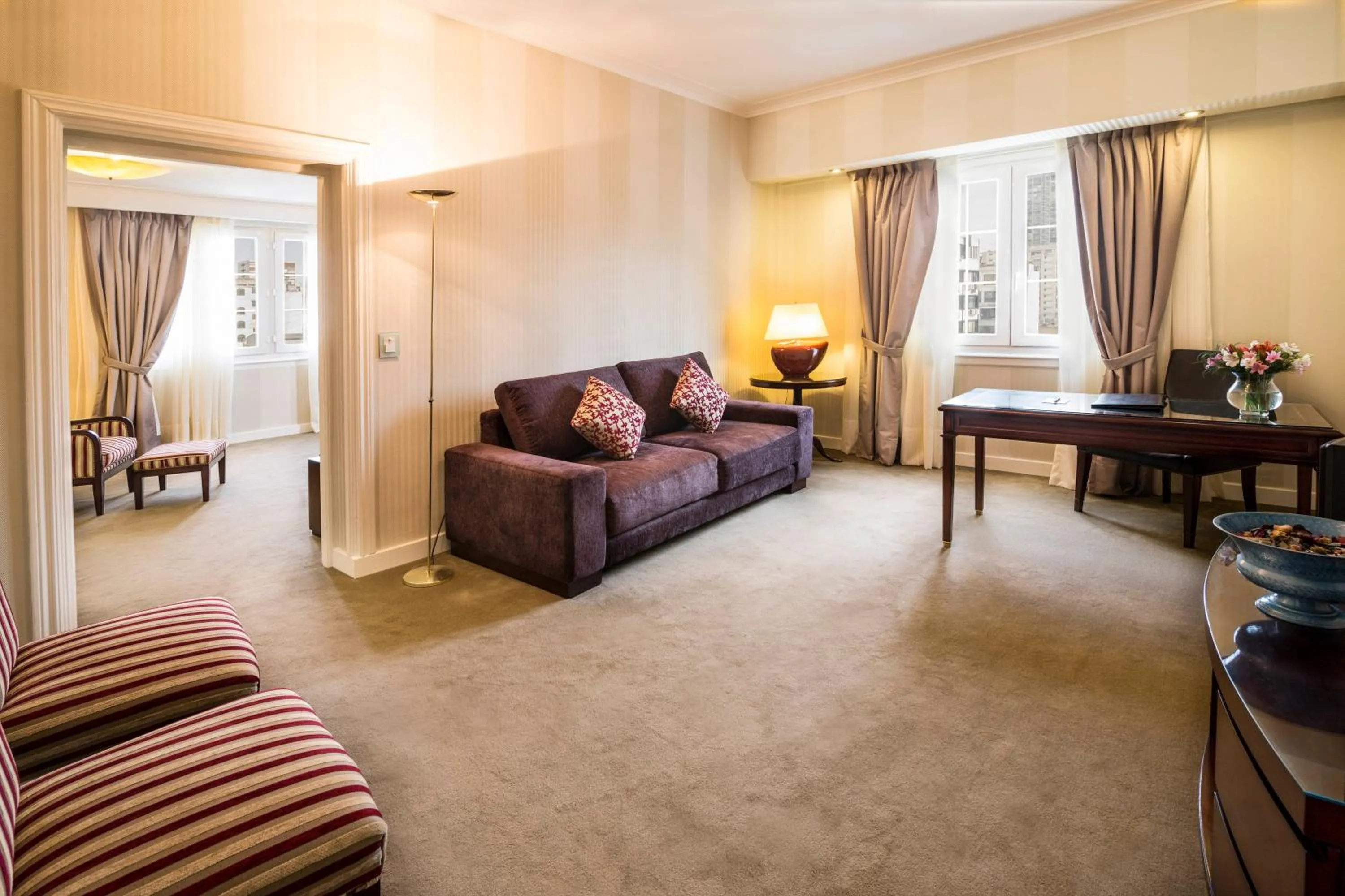 Living room in Claridge Hotel