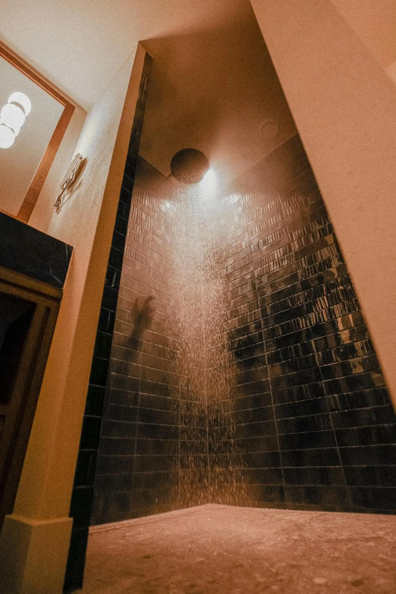 Shower in de Wever Lodge