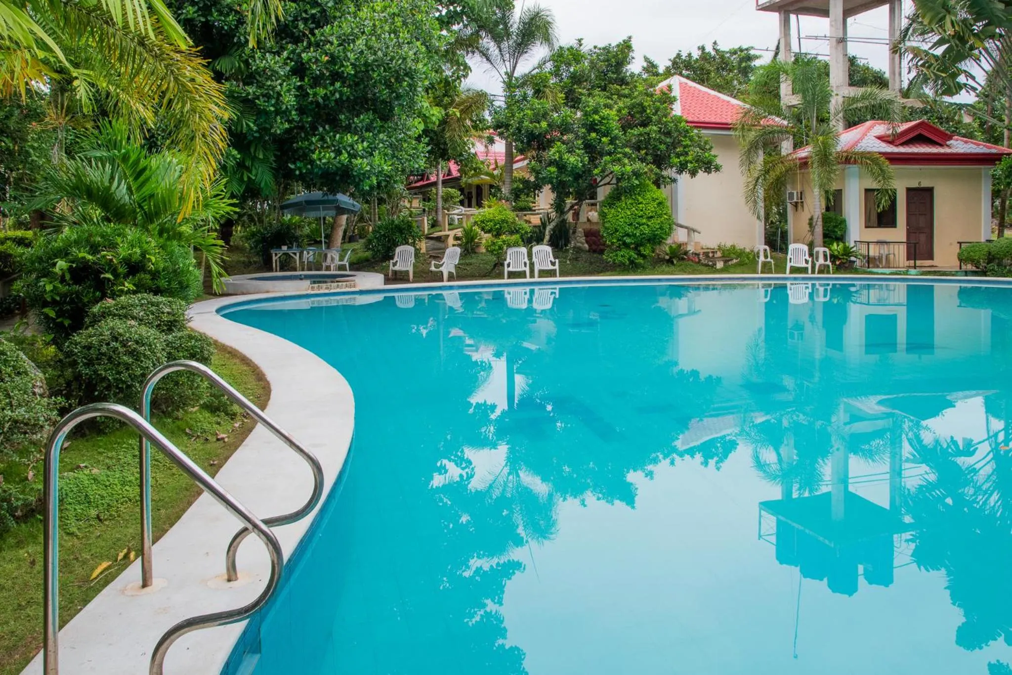 Swimming pool in Almira Diving Resort- Panglao