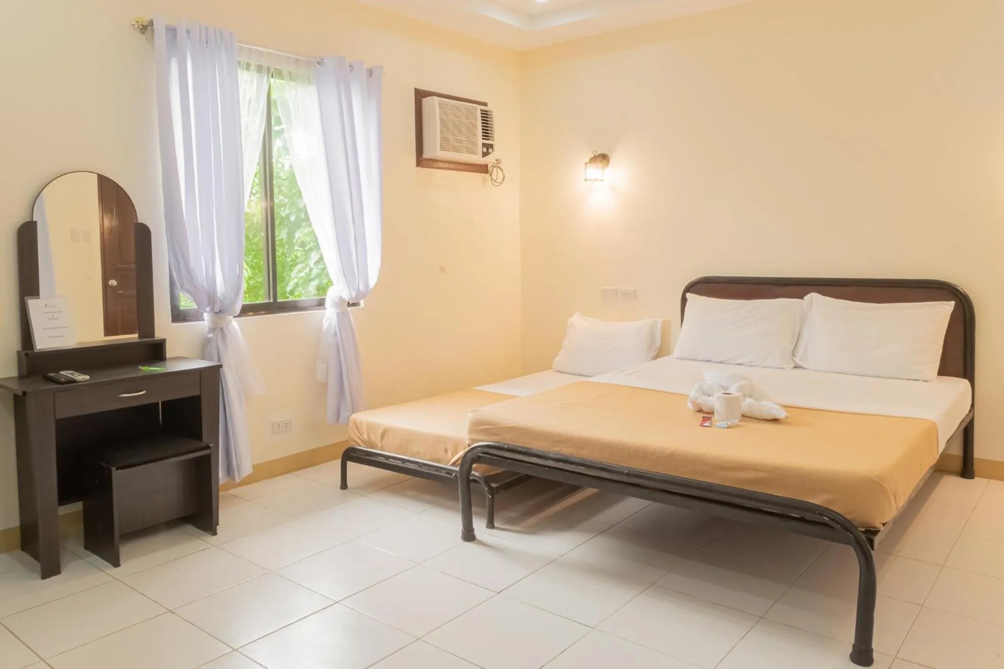 Bed in Almira Diving Resort- Panglao