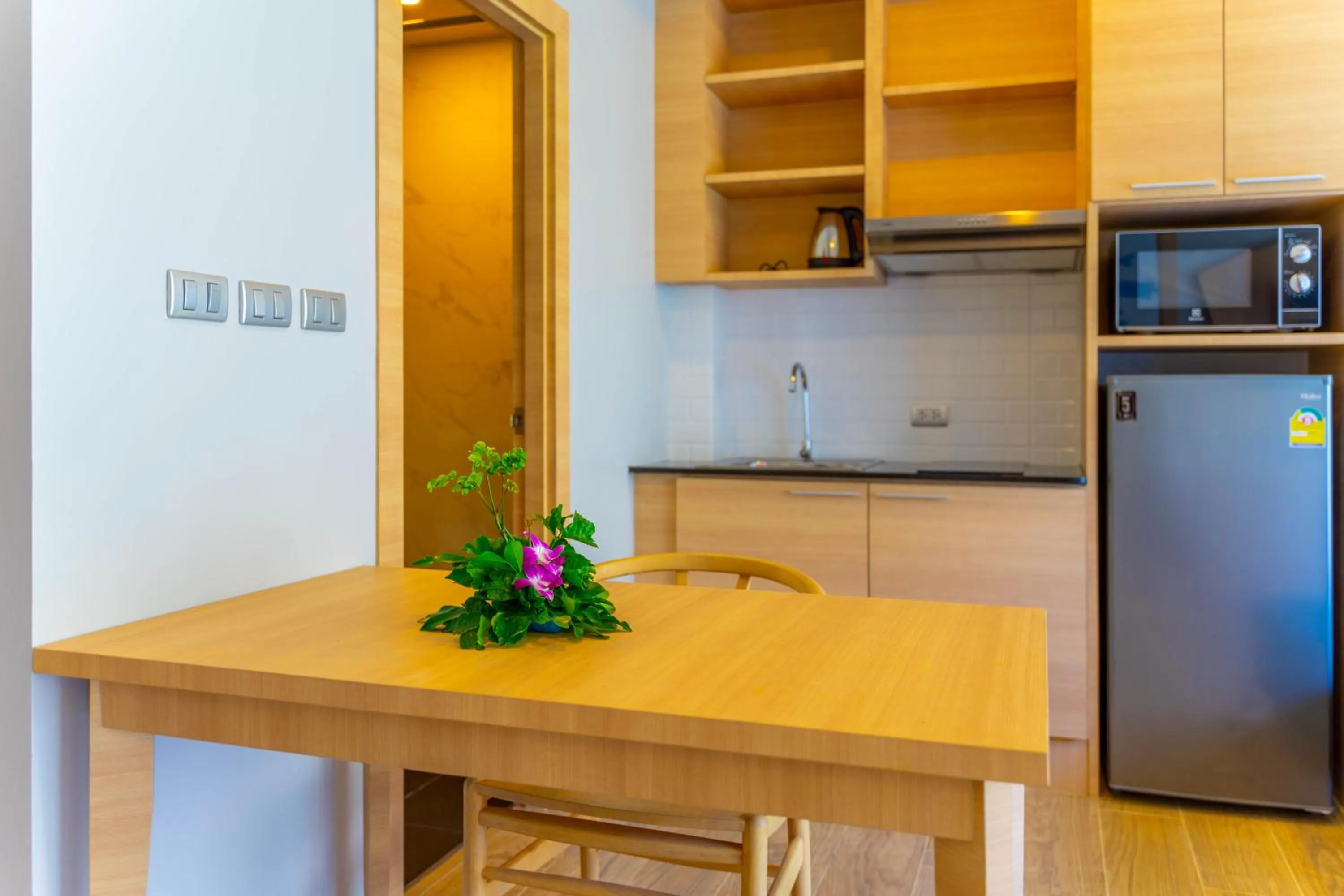 Kitchen or kitchenette in Golden Paradise Hotel - SHA PLUS