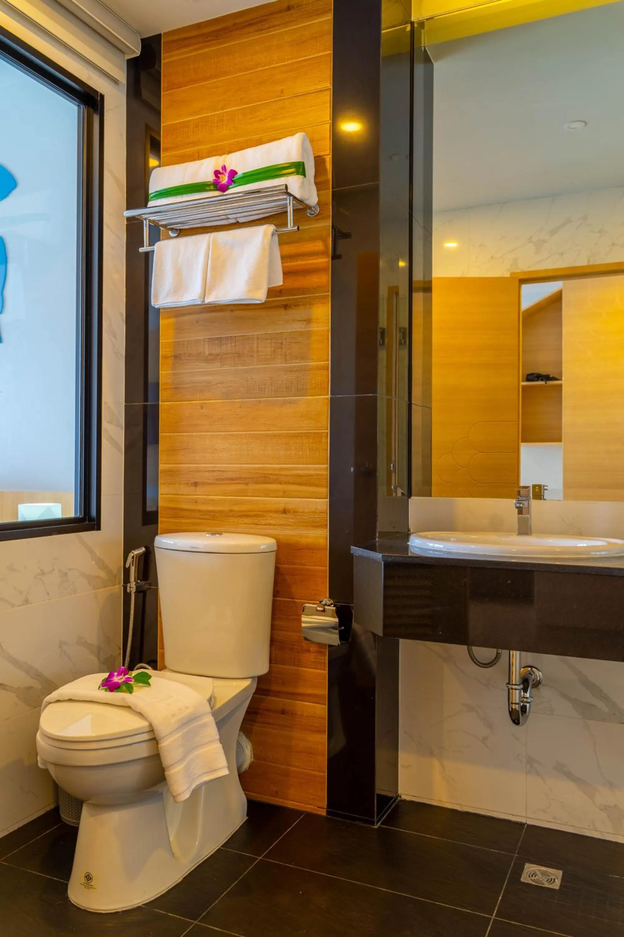 Golden Paradise Hotel - SHA PLUS