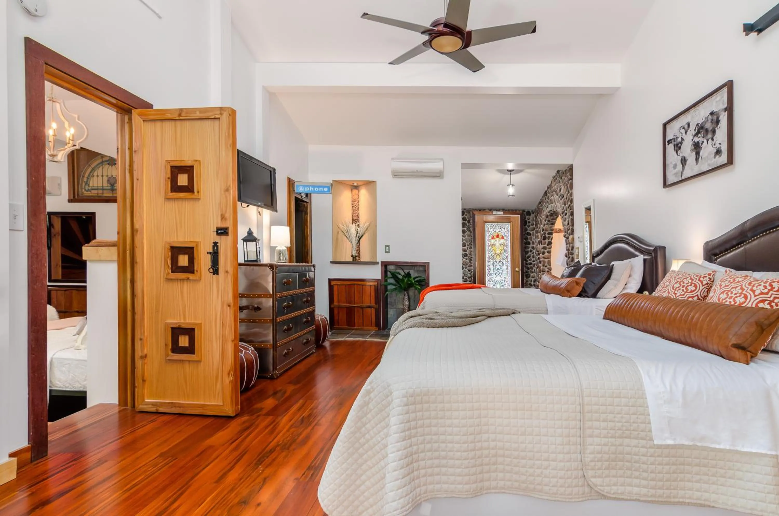 TV and multimedia, Bed in New Park Venue & Suites