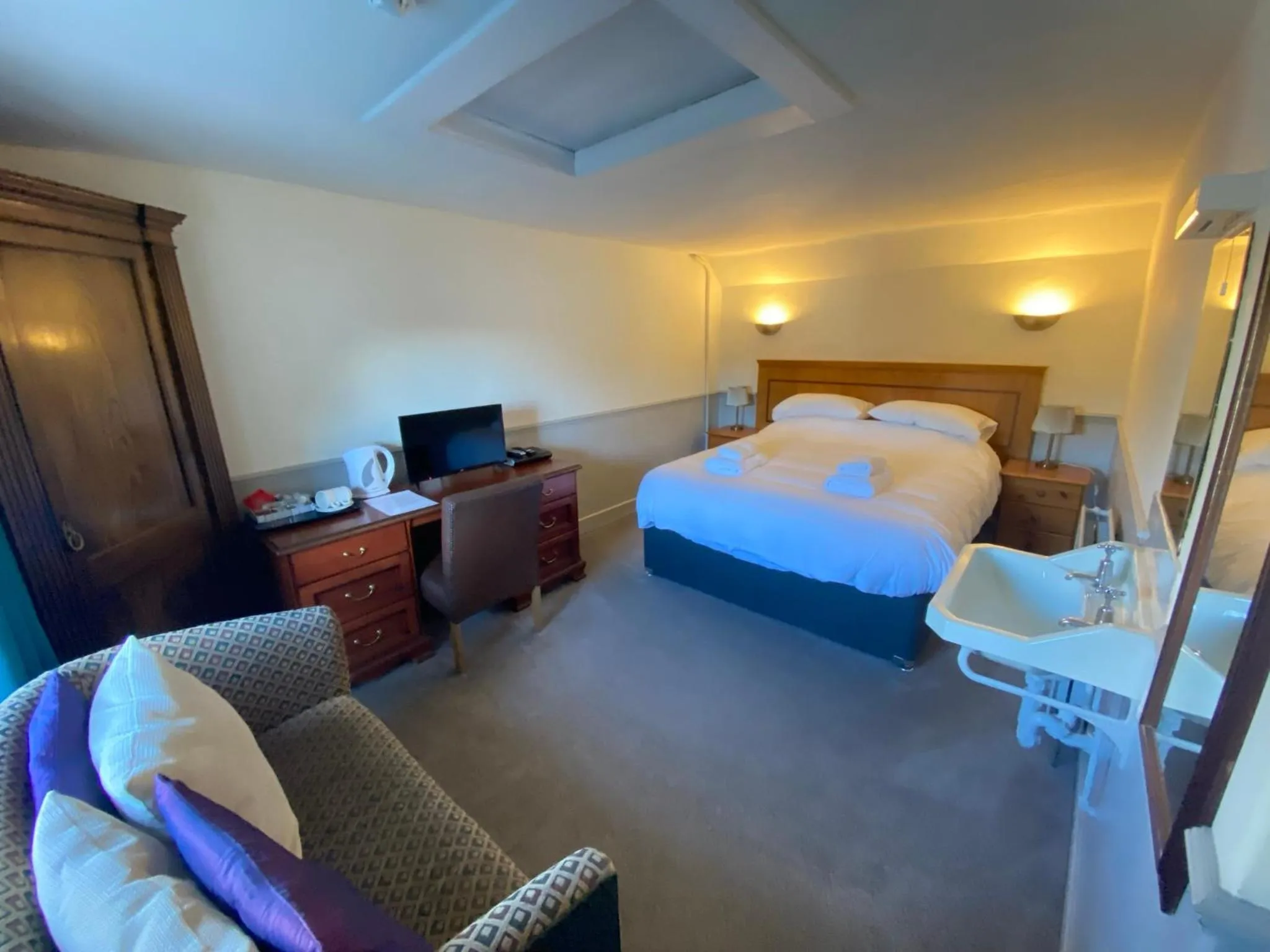 The Clovenfords Hotel