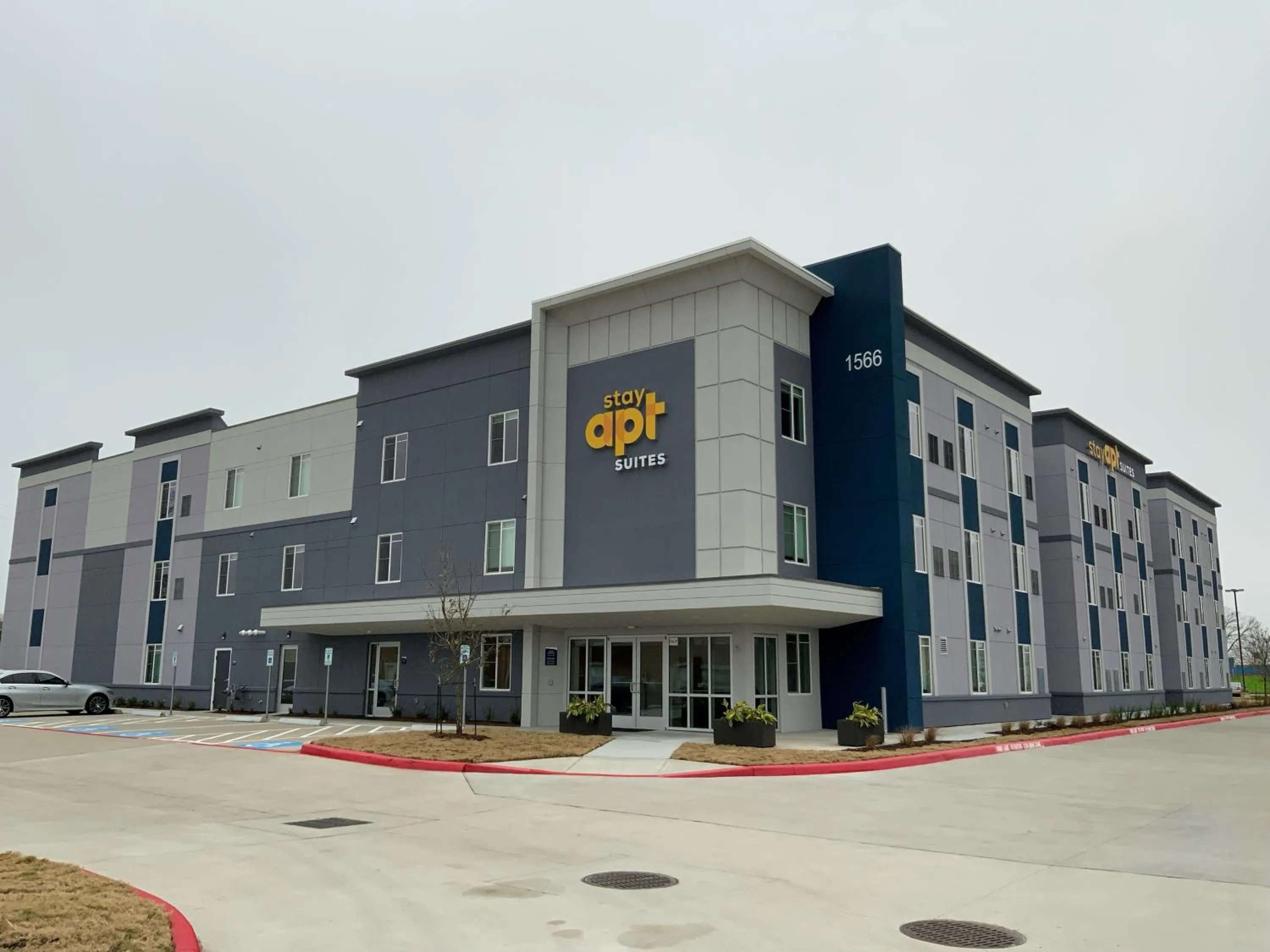 Property building in stayAPT Suites Houston-NASA/Clear Lake