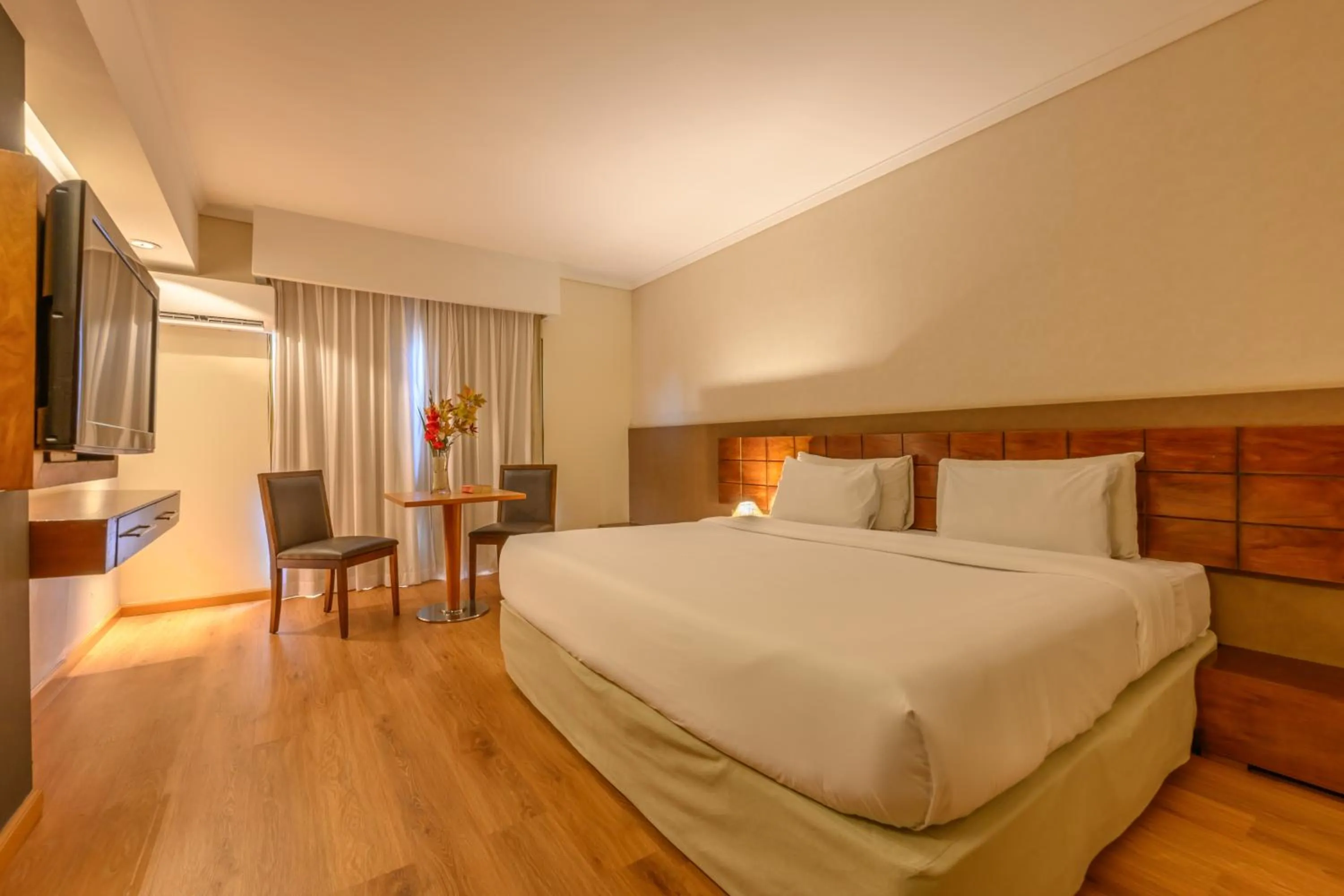 Photo of the whole room, Bed in Exe Hotel Cataratas