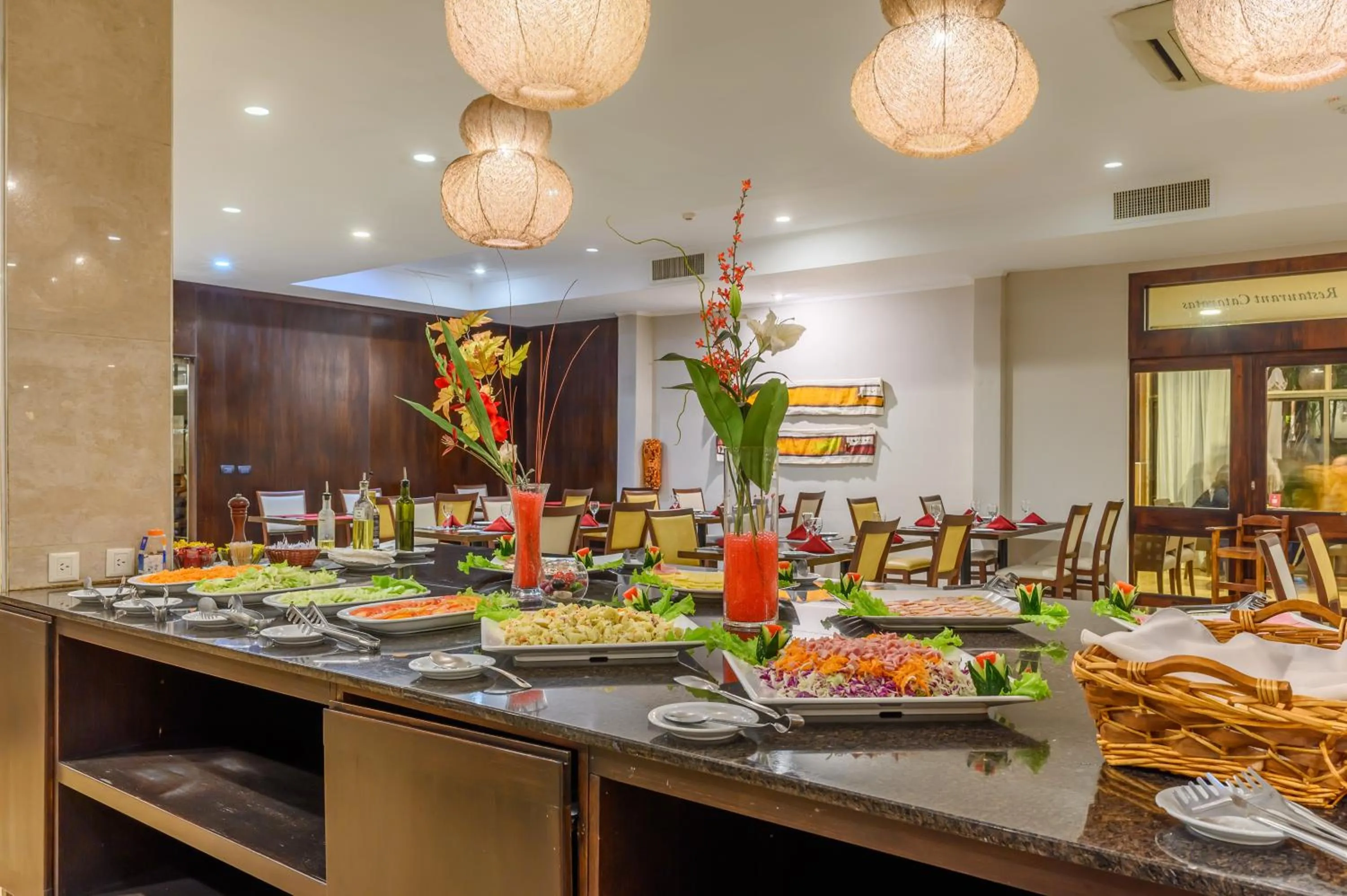 Restaurant/places to eat in Exe Hotel Cataratas