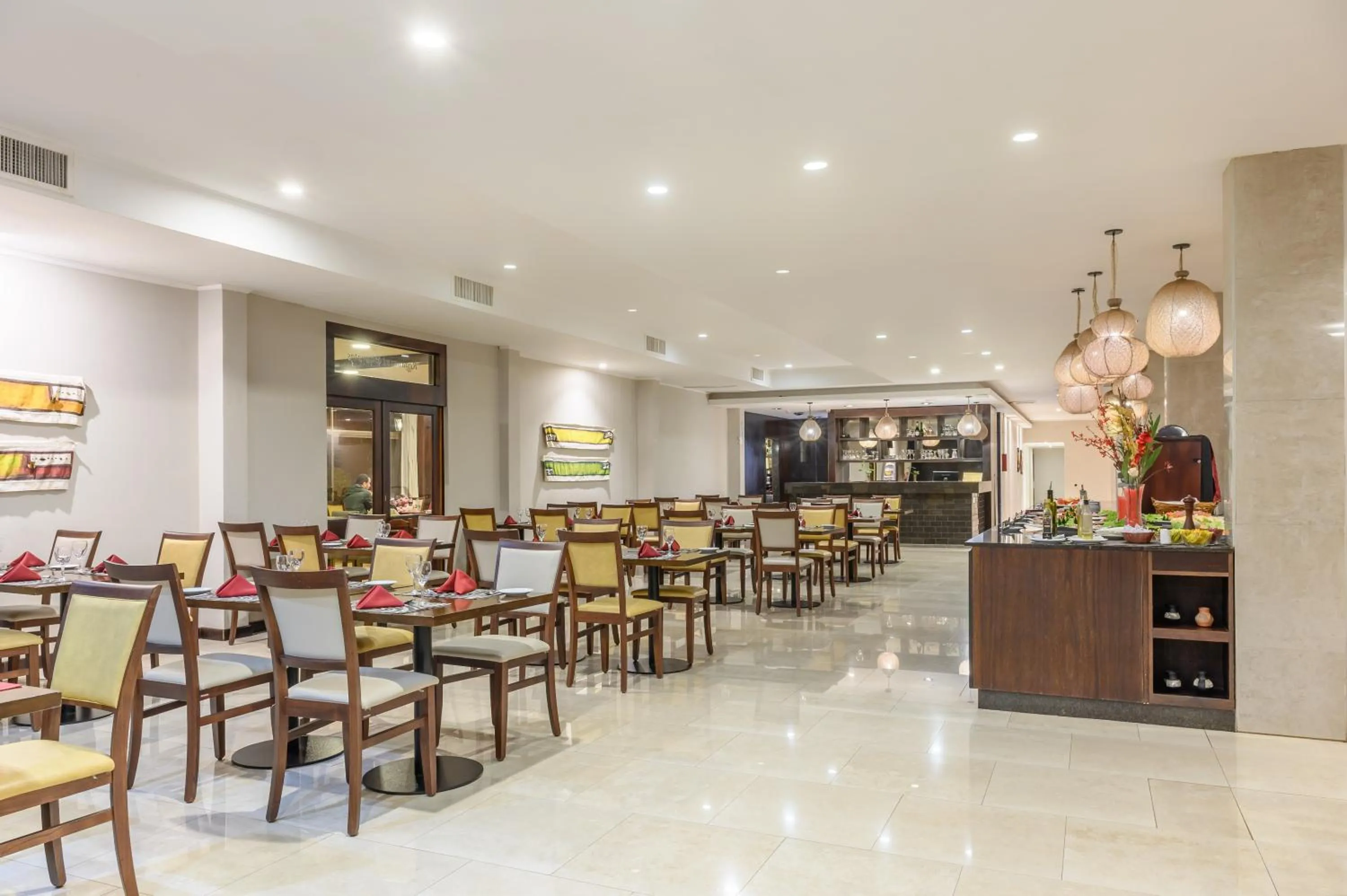 Restaurant/places to eat in Exe Hotel Cataratas