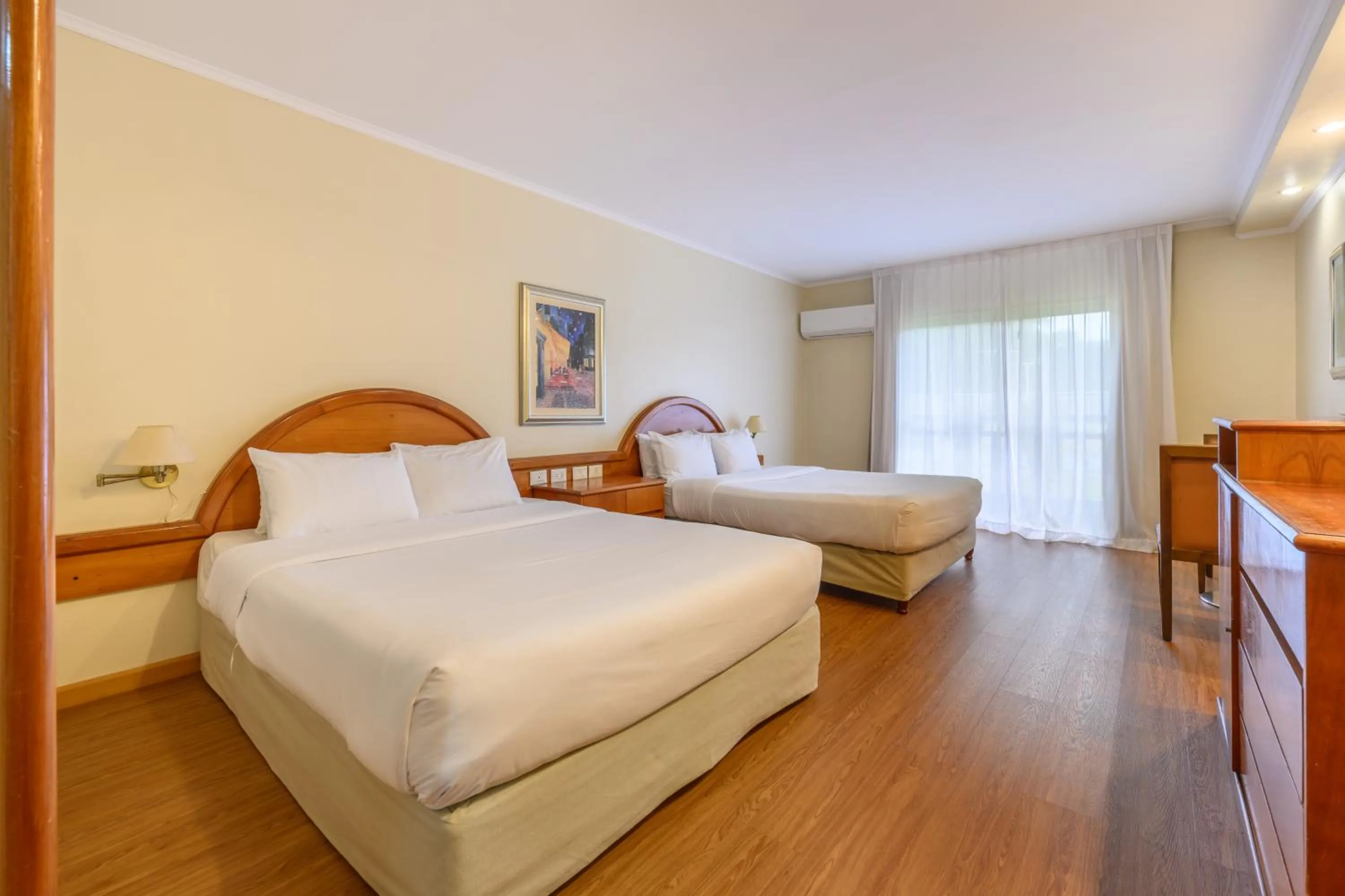 Photo of the whole room, Bed in Exe Hotel Cataratas