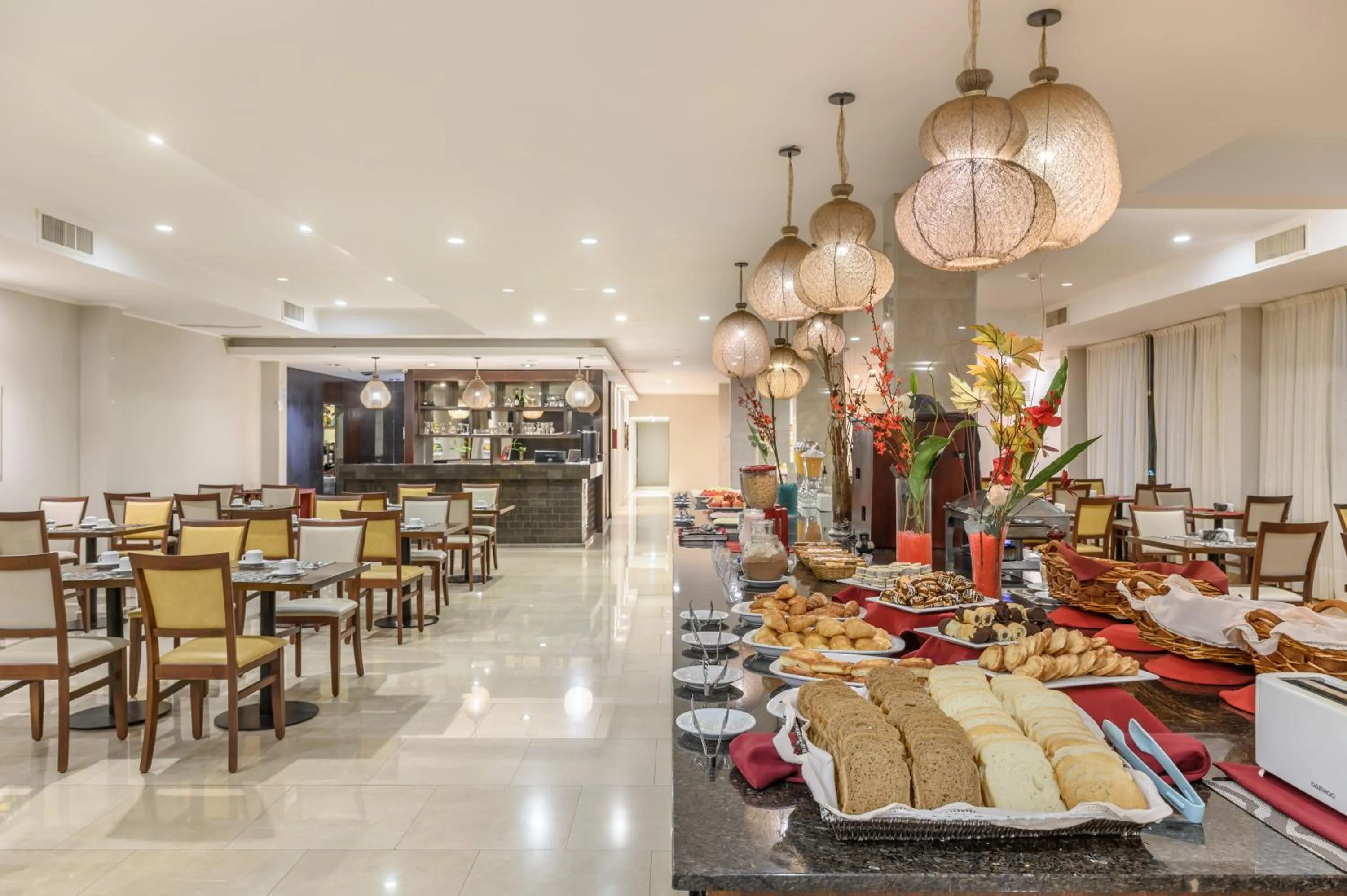 Buffet breakfast in Exe Hotel Cataratas