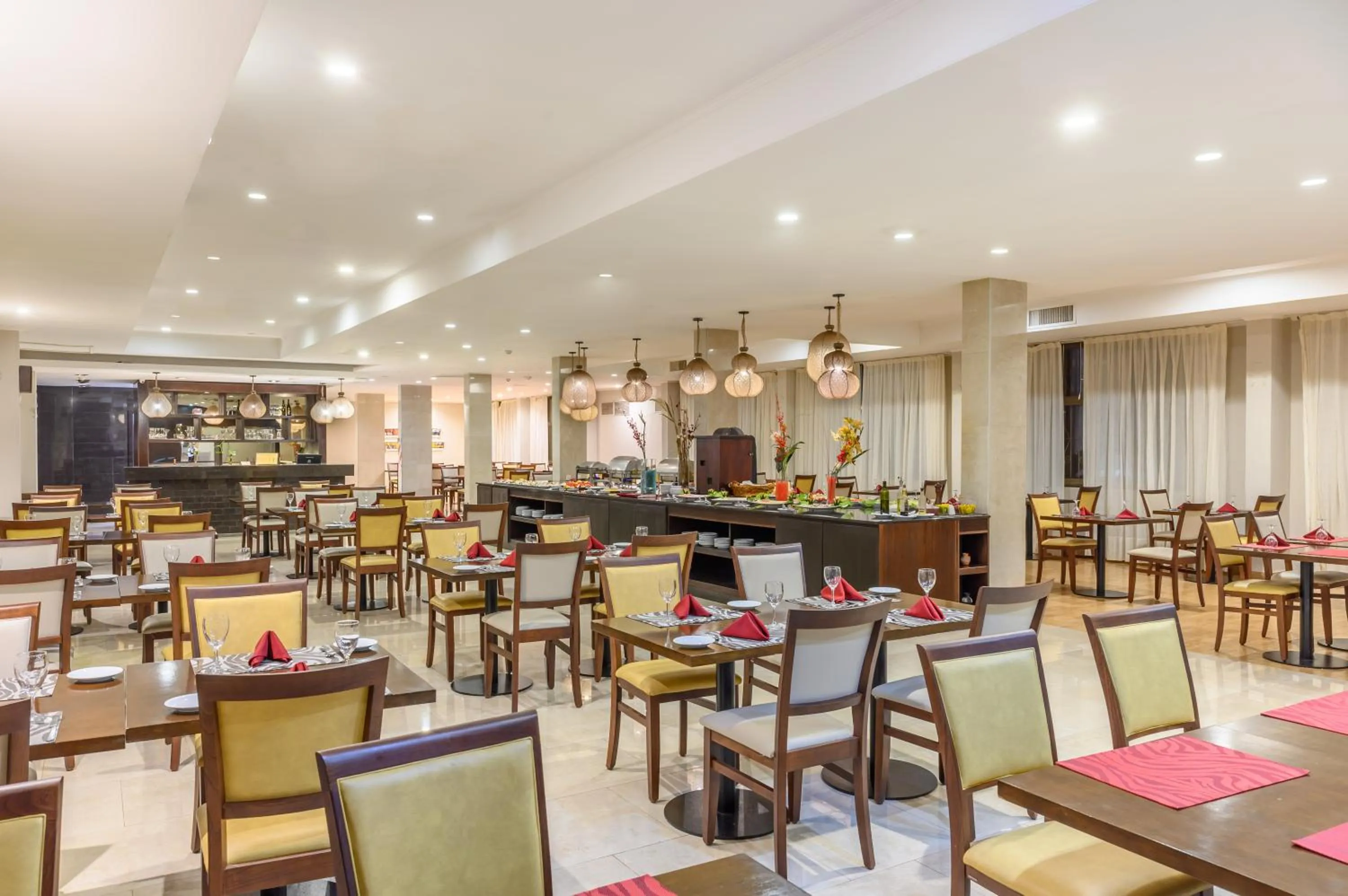 Restaurant/places to eat in Exe Hotel Cataratas
