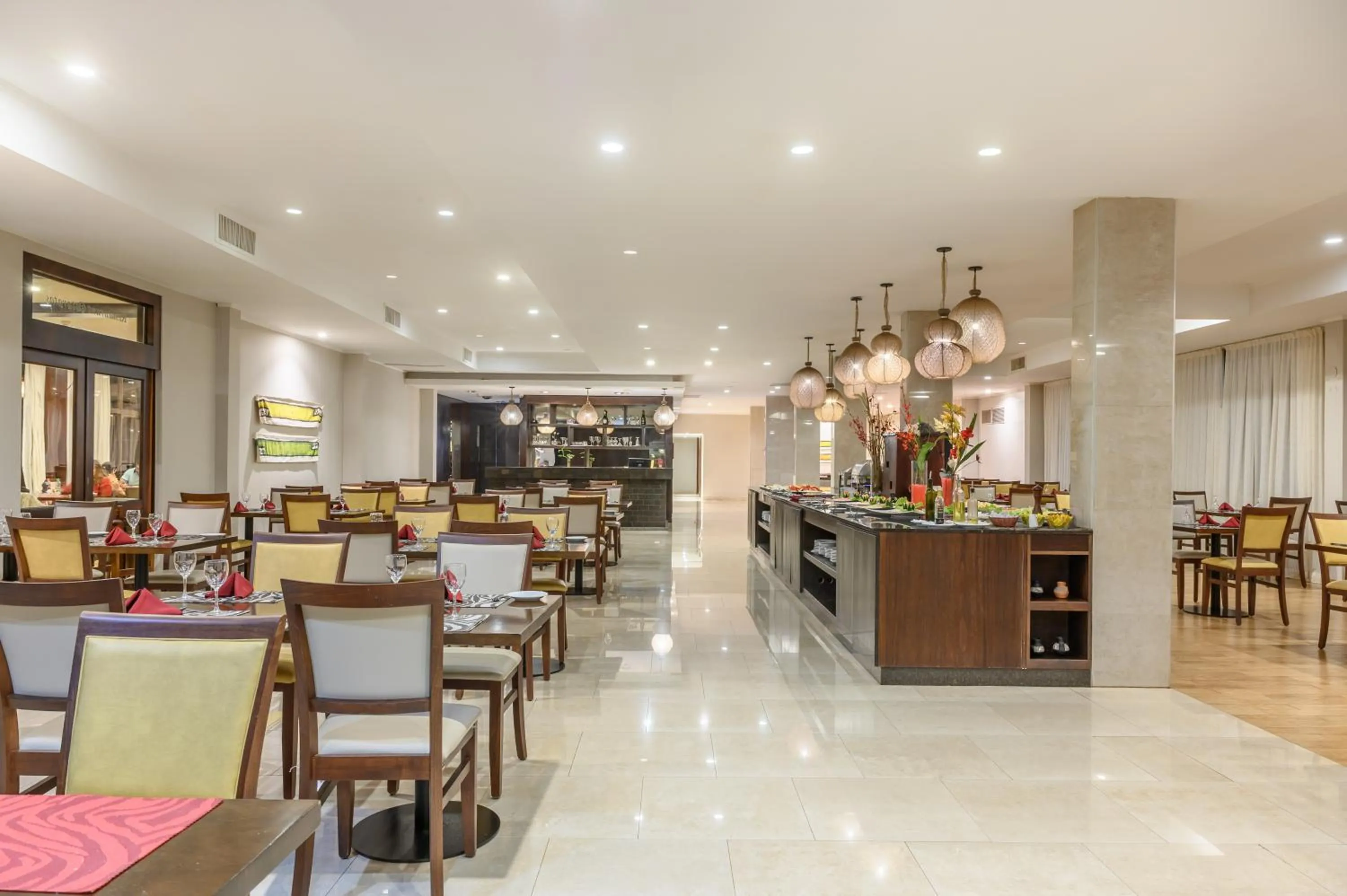 Restaurant/places to eat in Exe Hotel Cataratas