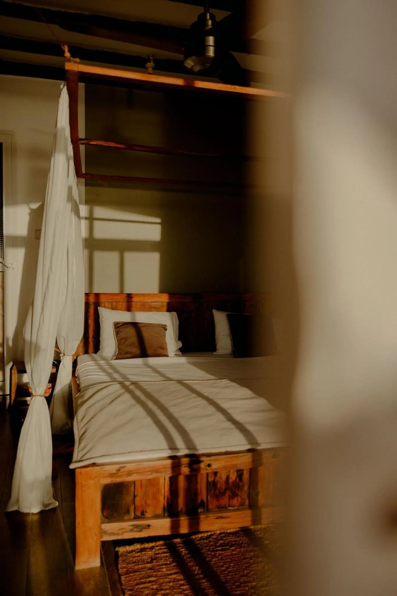 Bed in Cinnamon Hotel