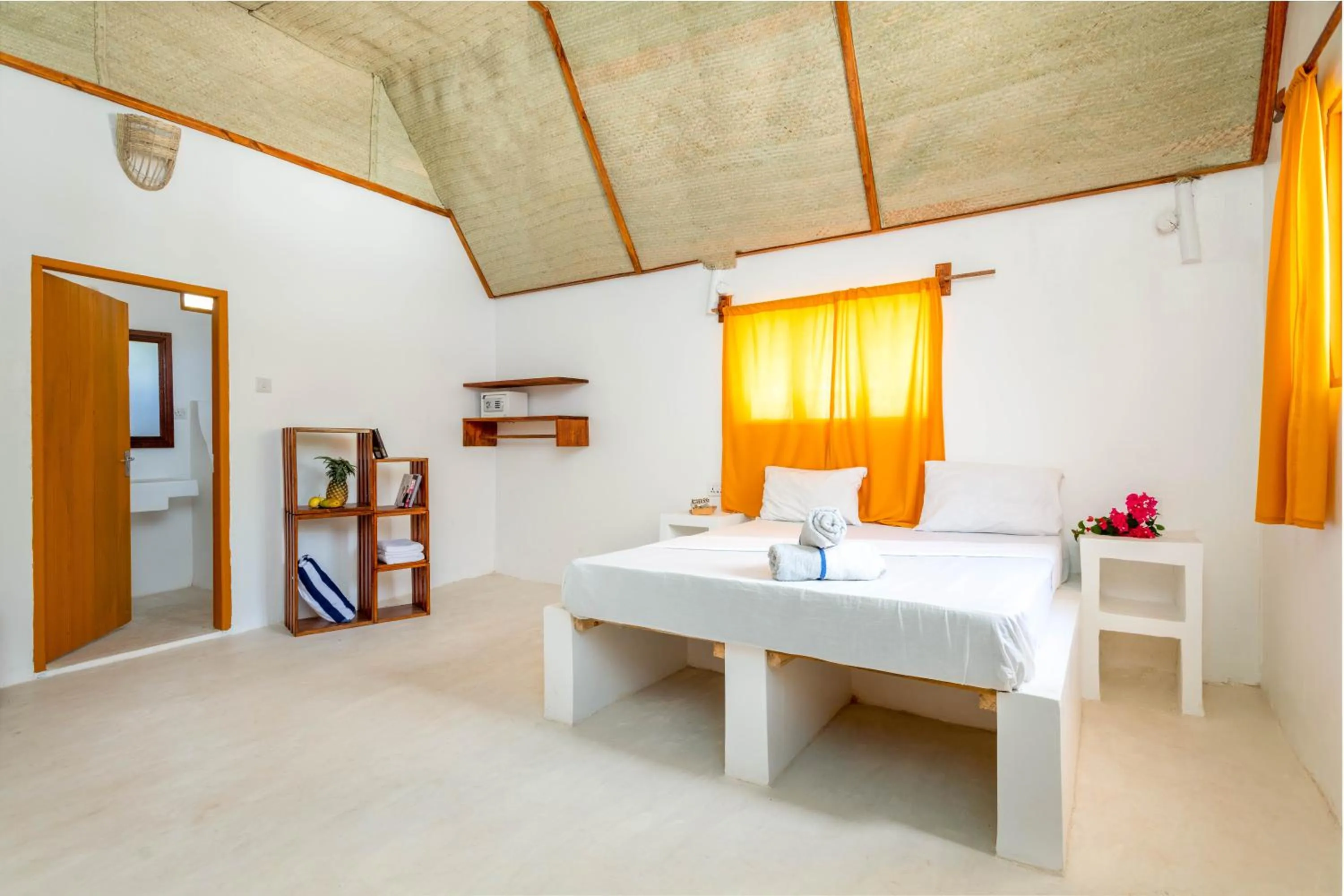 Bed in Cinnamon Hotel