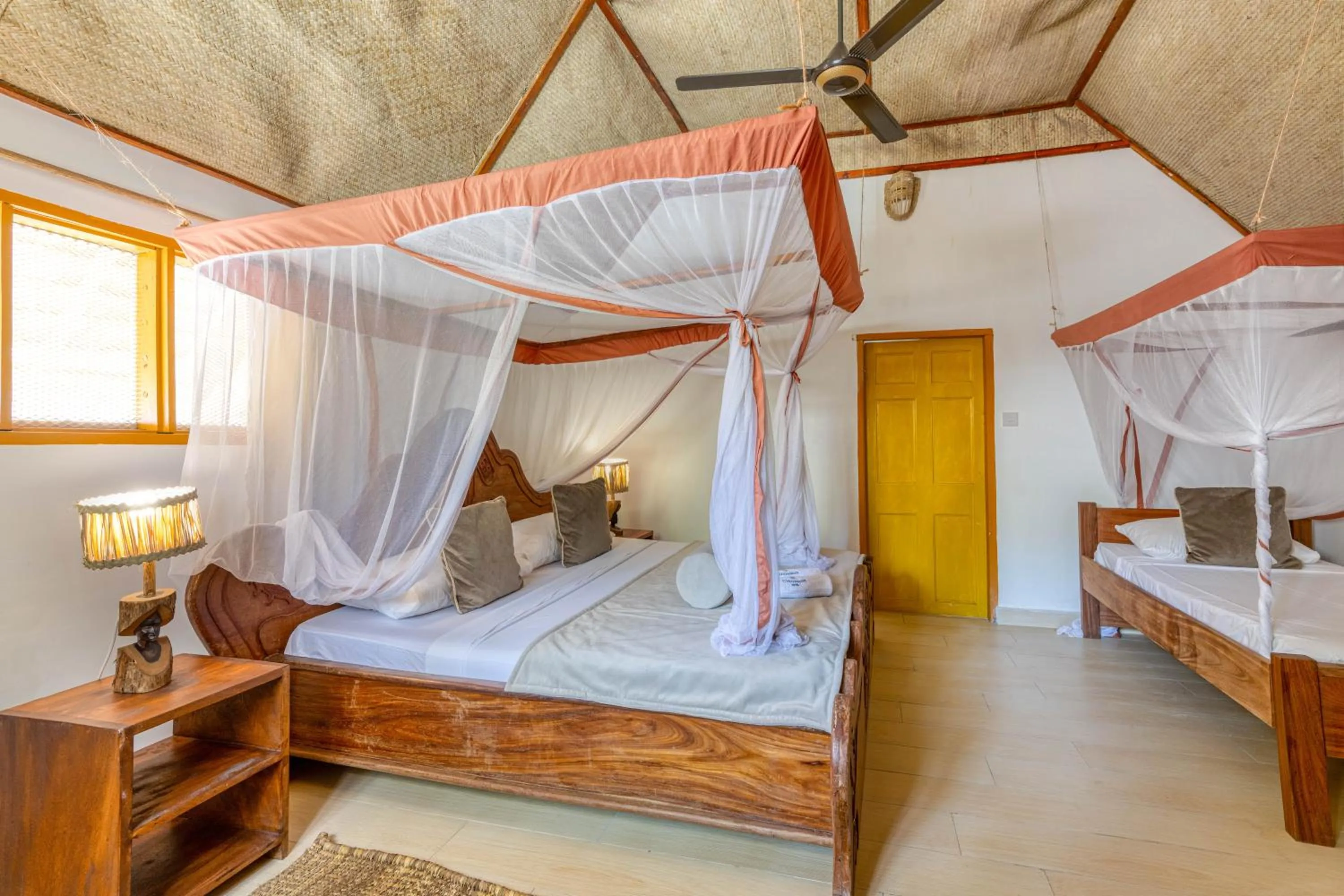 Bed in Cinnamon Hotel