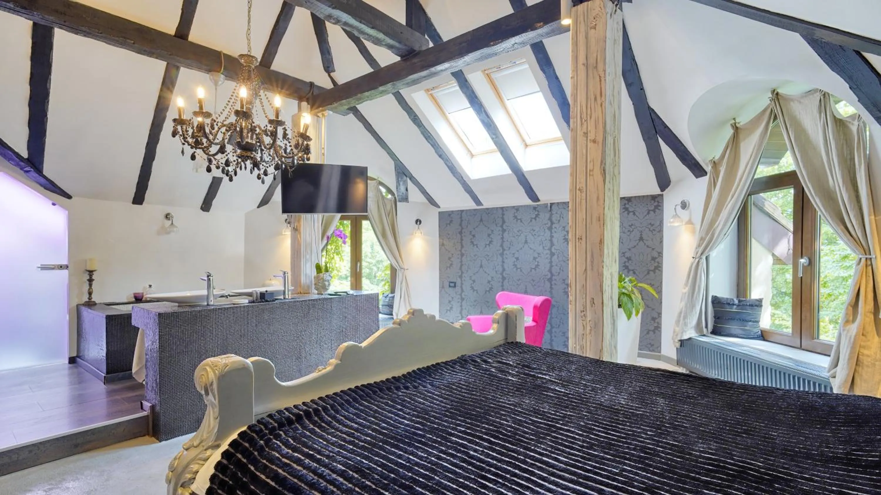 Photo of the whole room, Bed in Relax in Style Boutique Hotel