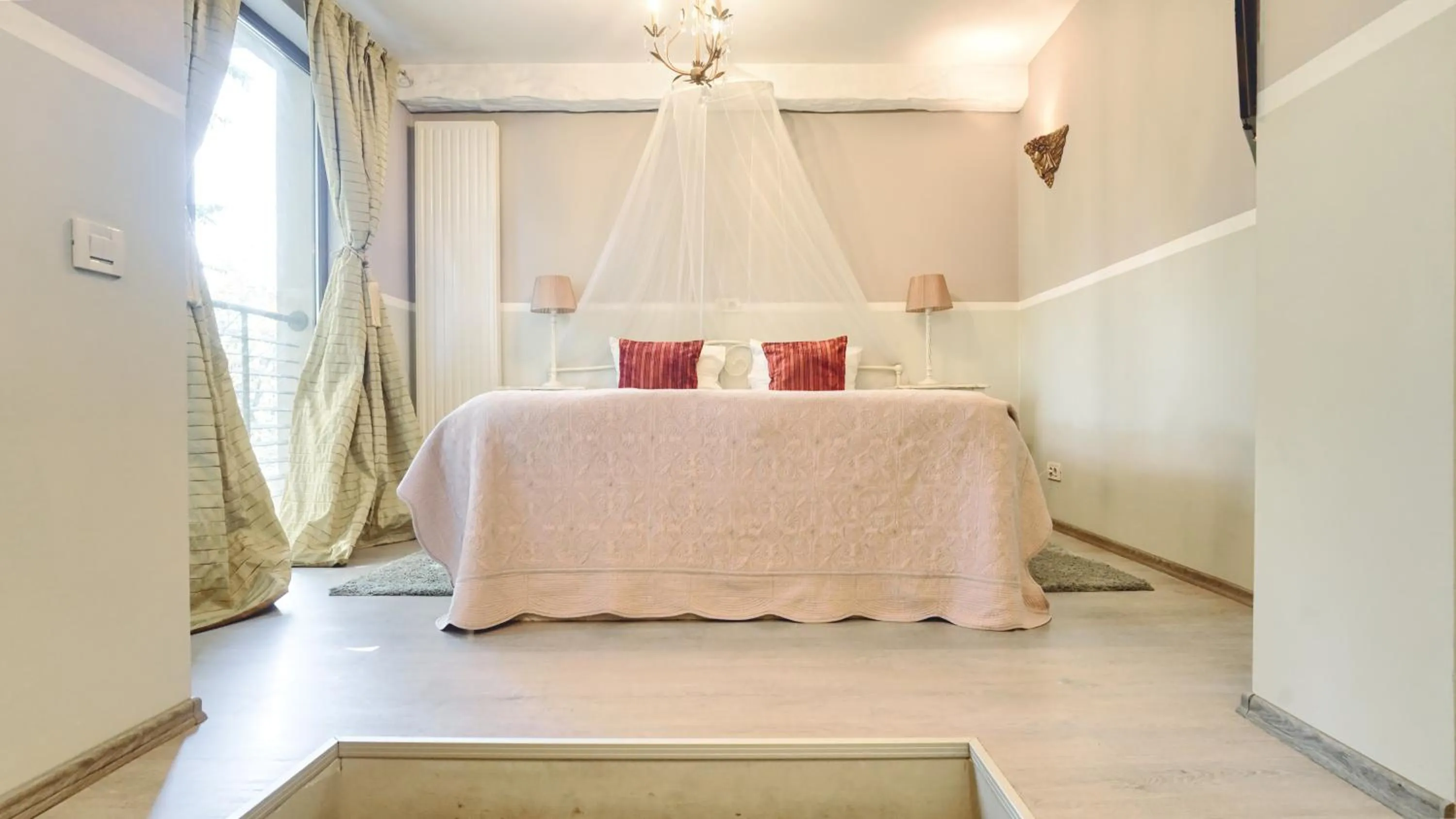 Photo of the whole room, Bed in Relax in Style Boutique Hotel