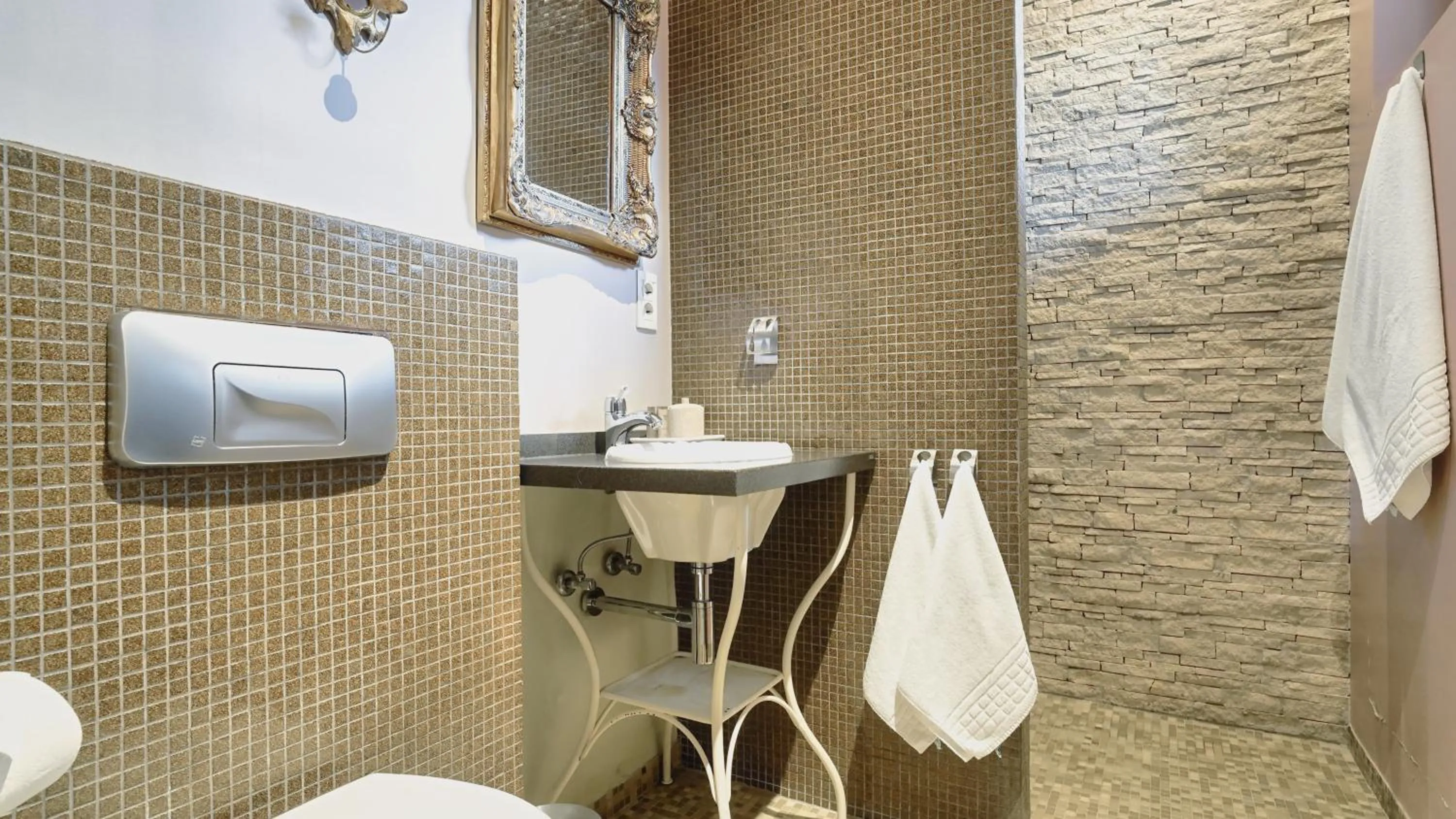 Bathroom in Relax in Style Boutique Hotel