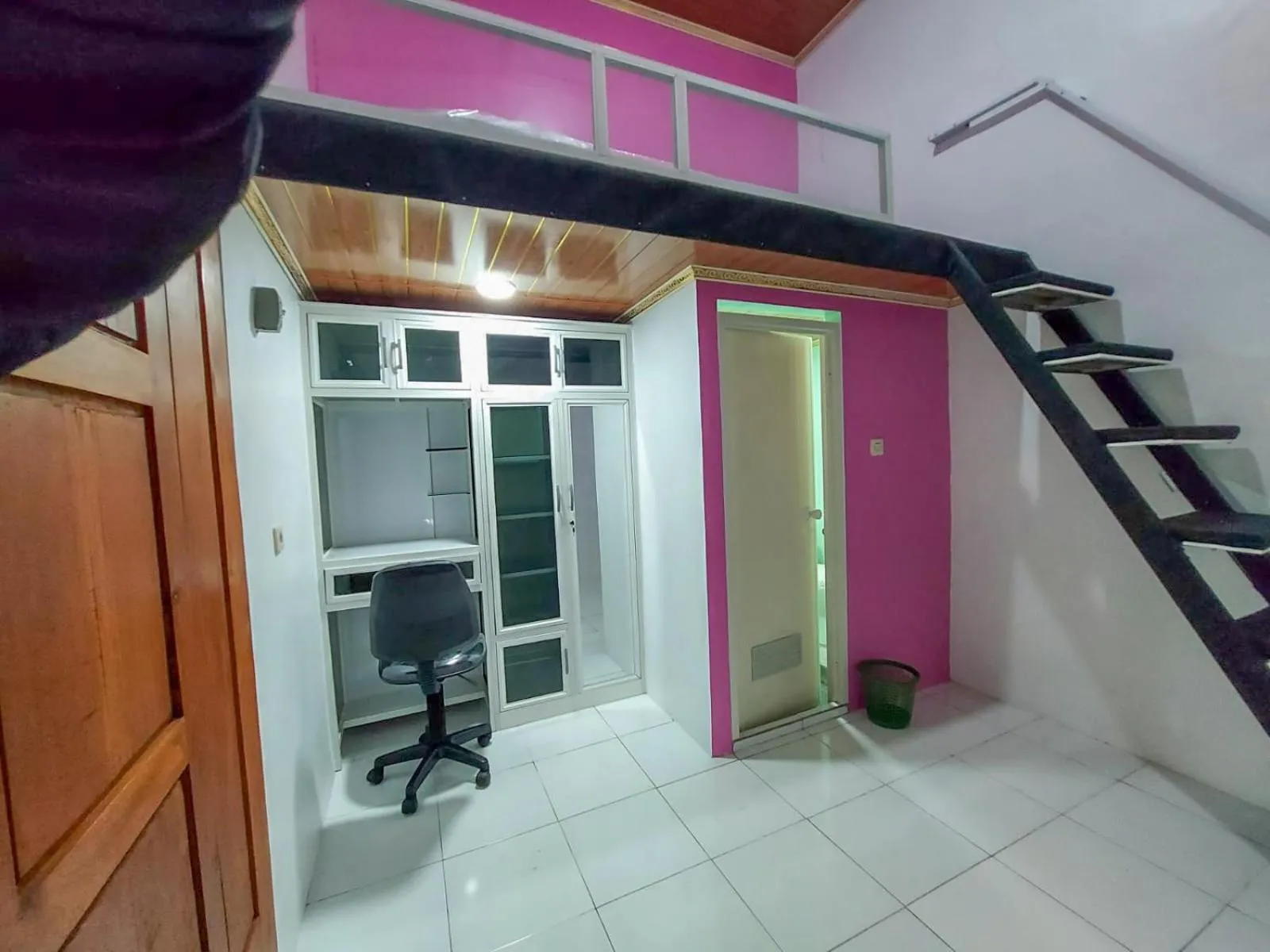 bunk bed in Guest House Kembar Syariah Semarang RedPartner