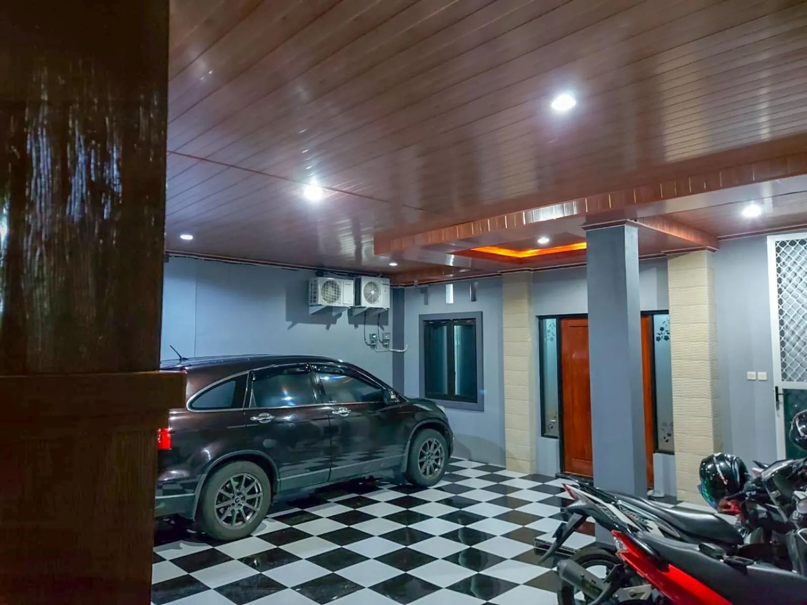 Facade/entrance in Guest House Kembar Syariah Semarang RedPartner