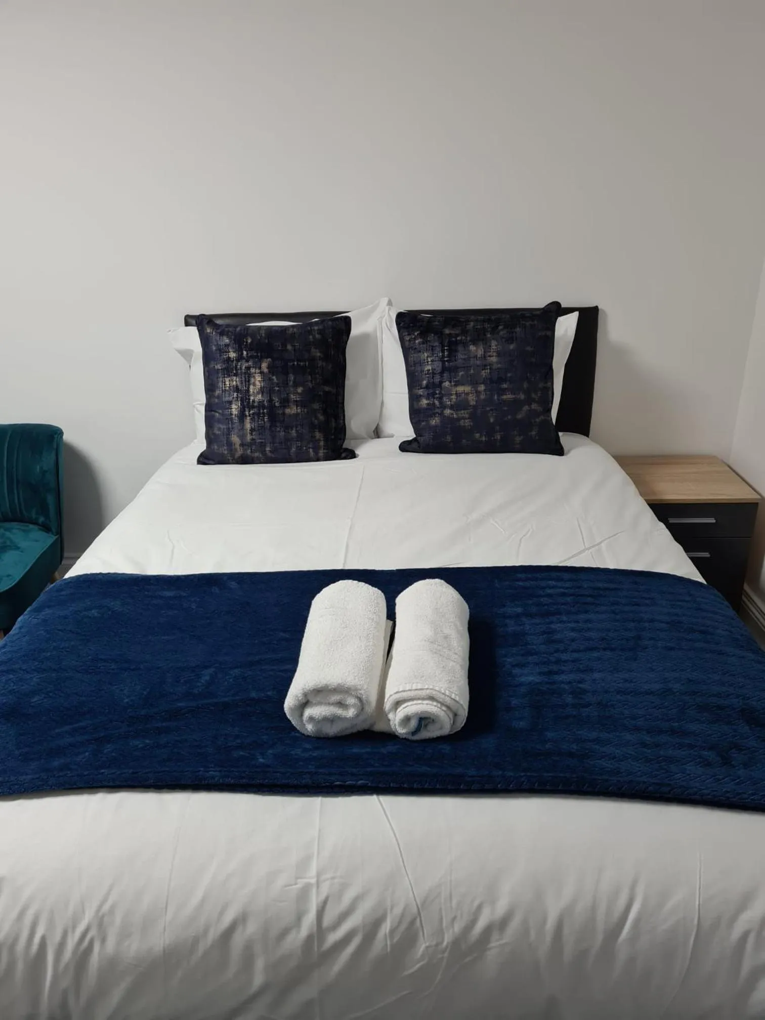 Bed in WNS Apartments Canary Wharf
