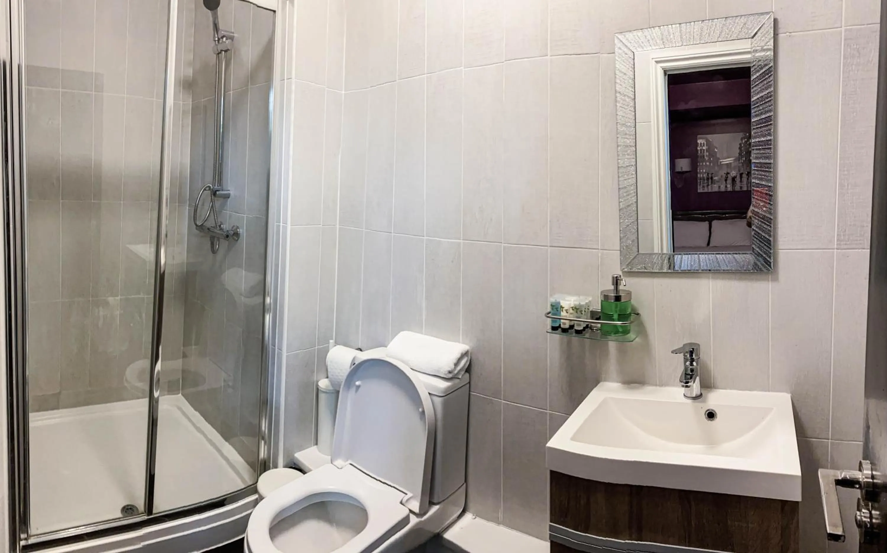 WNS Apartments Canary Wharf