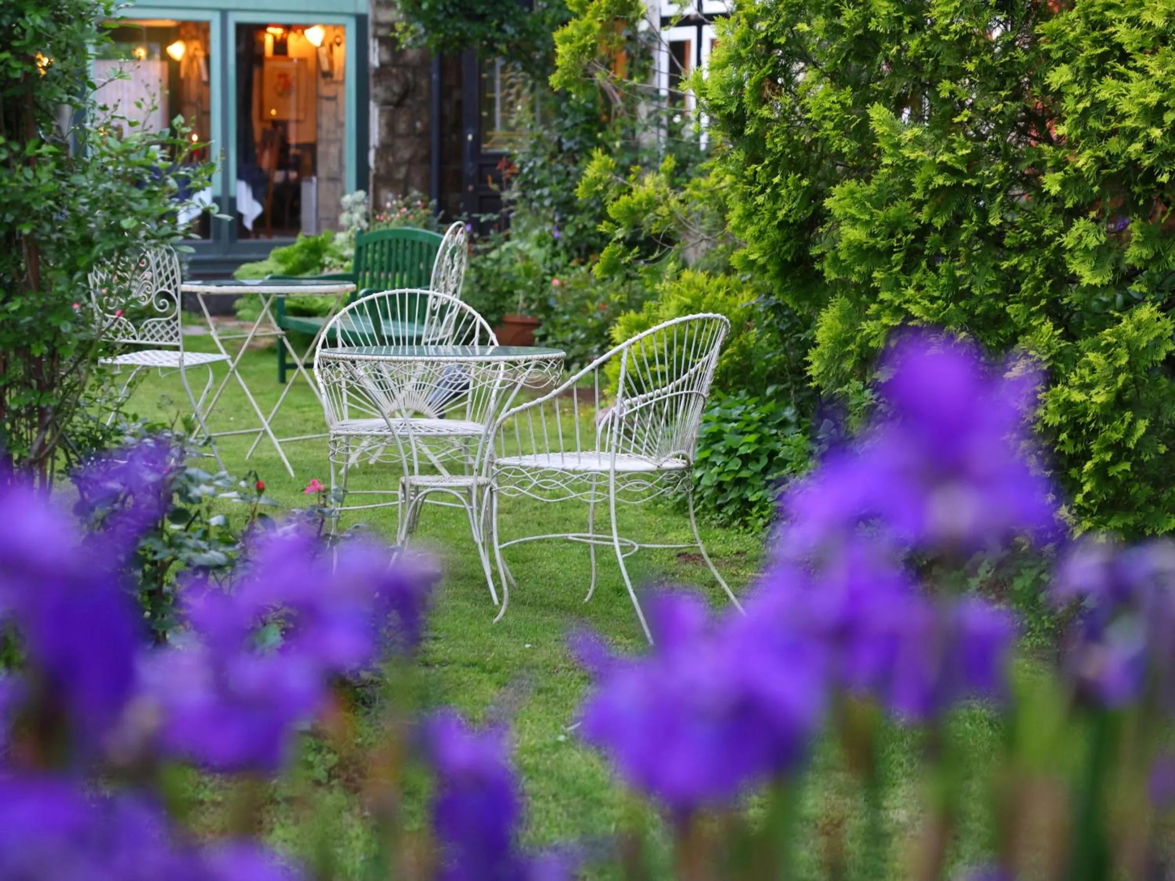 Property building in Petit Hotel & Restaurant Old Age