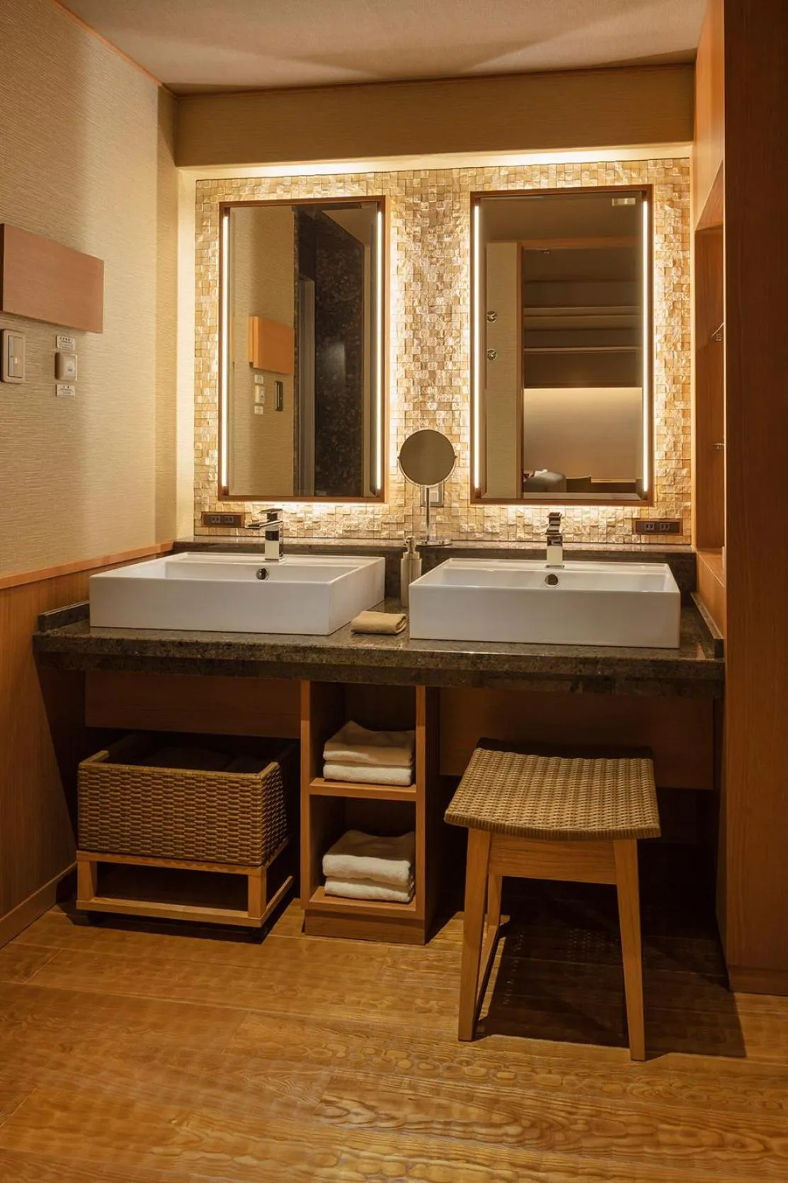 Bathroom, Bed in Tokachigawa Onsen Daiichi Hotel